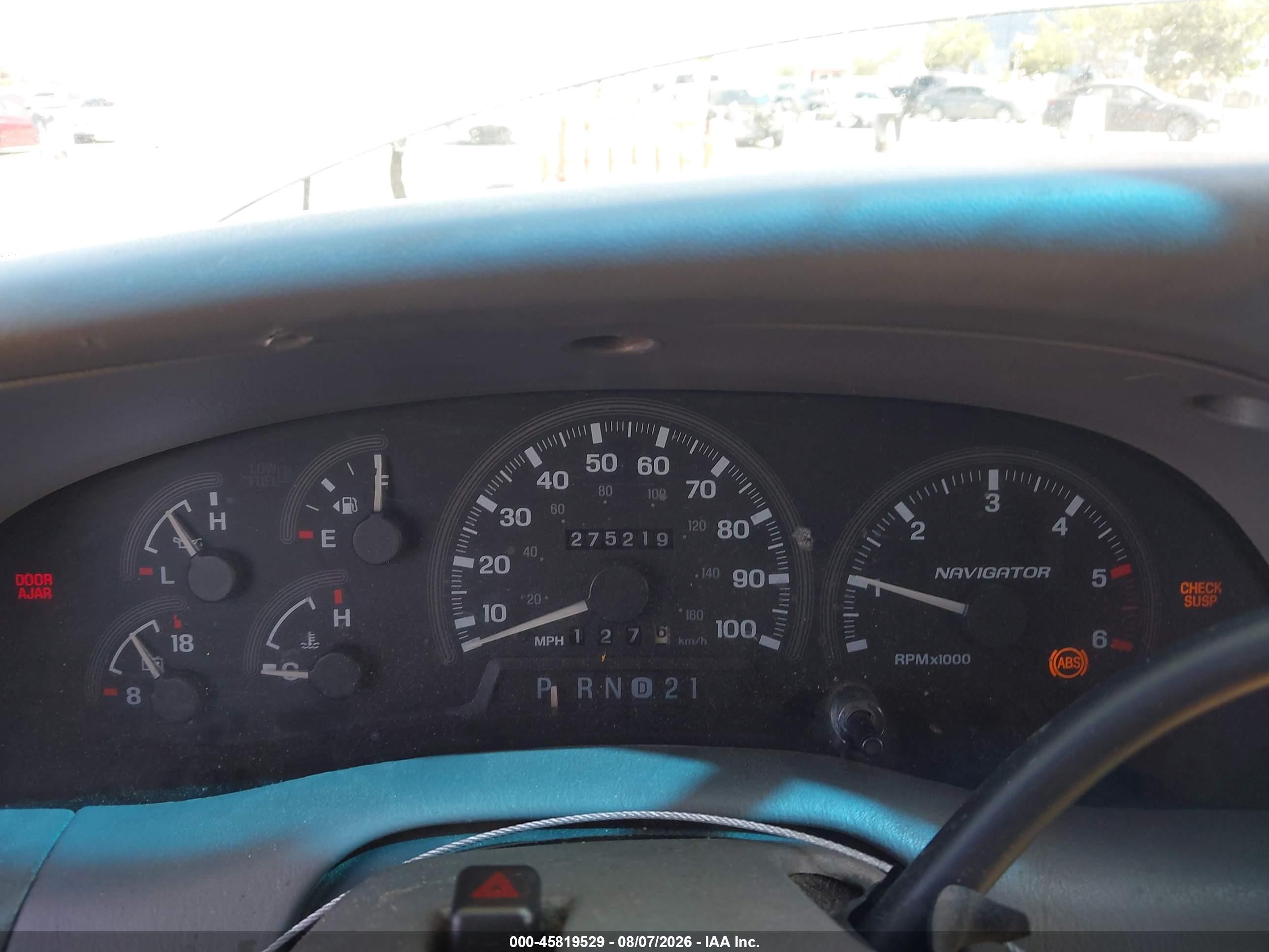 1998 Lincoln Navigator   Black vin: 5LMPU28L1WLJ17681