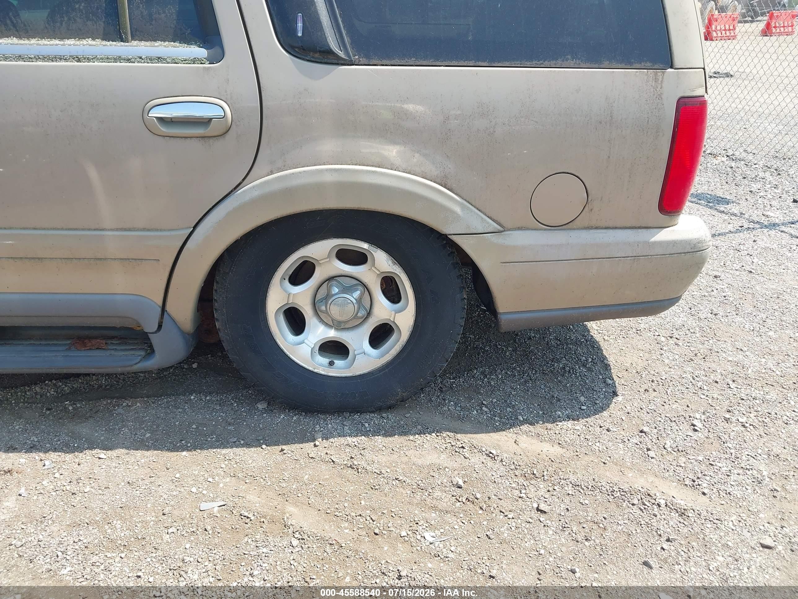 1998 Lincoln Navigator   Gold vin: 5LMPU28L9WLJ33224