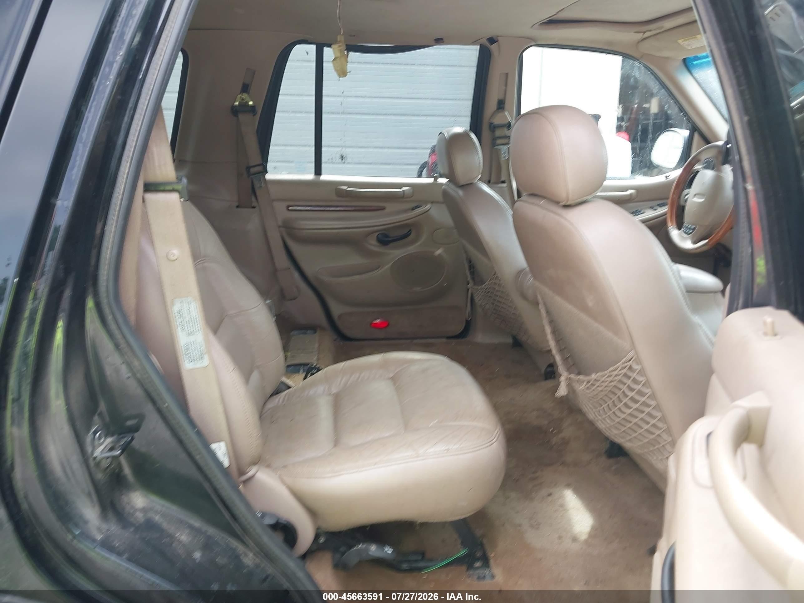1998 Lincoln Navigator   Черный vin: 5LMPU28L9WLJ52372