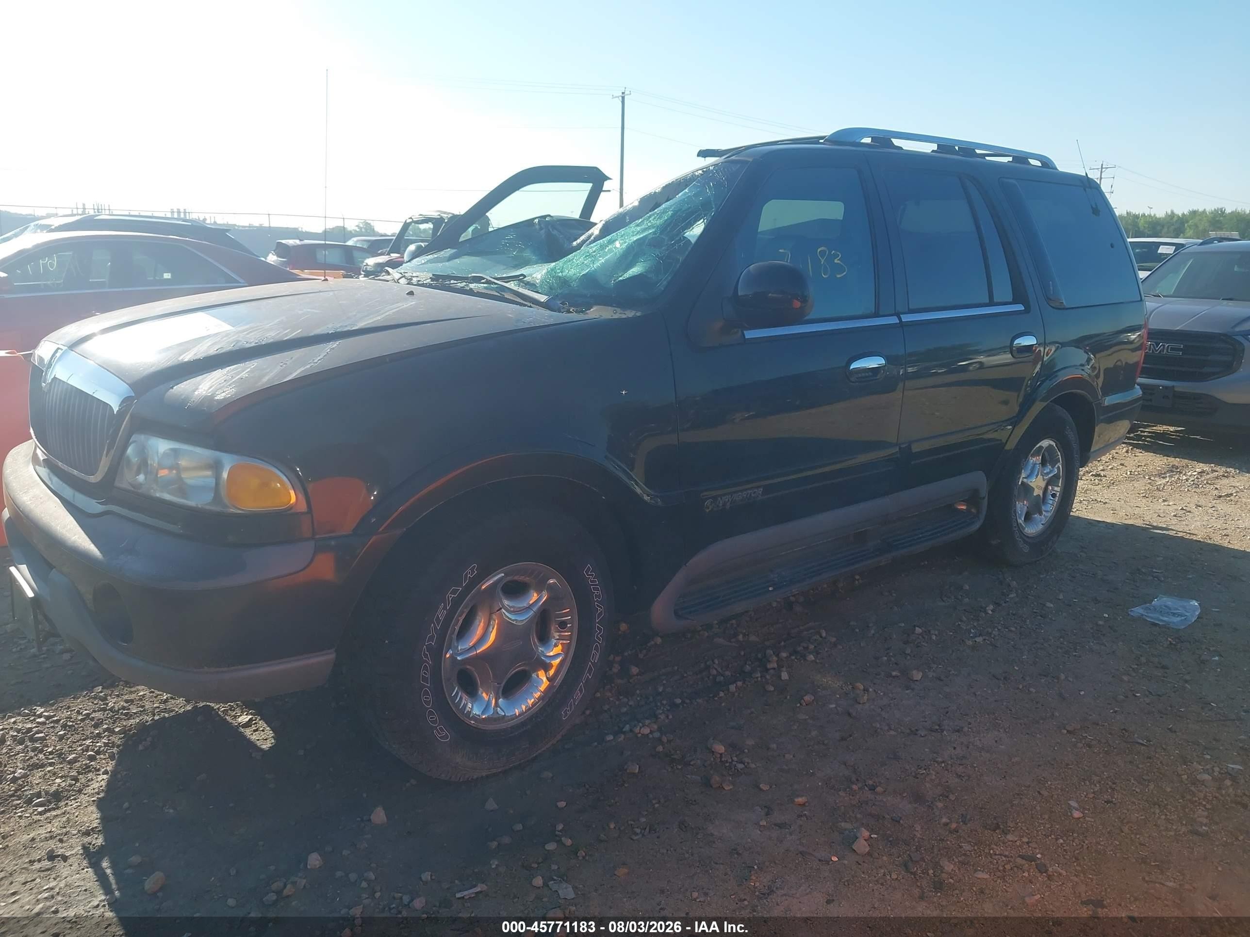 1999 Lincoln Navigator   Black vin: 5LMPU28L9XLJ06994