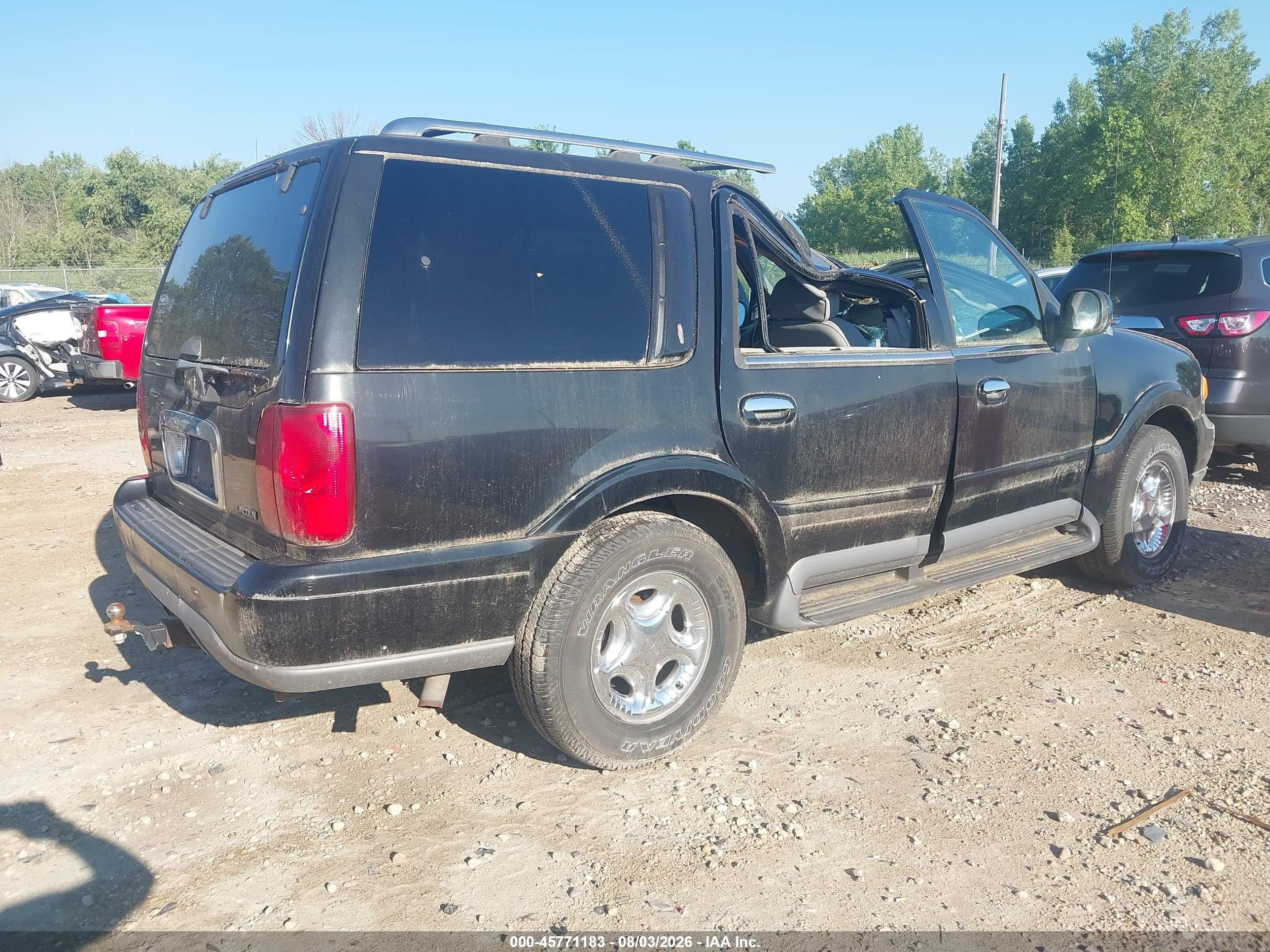 1999 Lincoln Navigator   Black vin: 5LMPU28L9XLJ06994