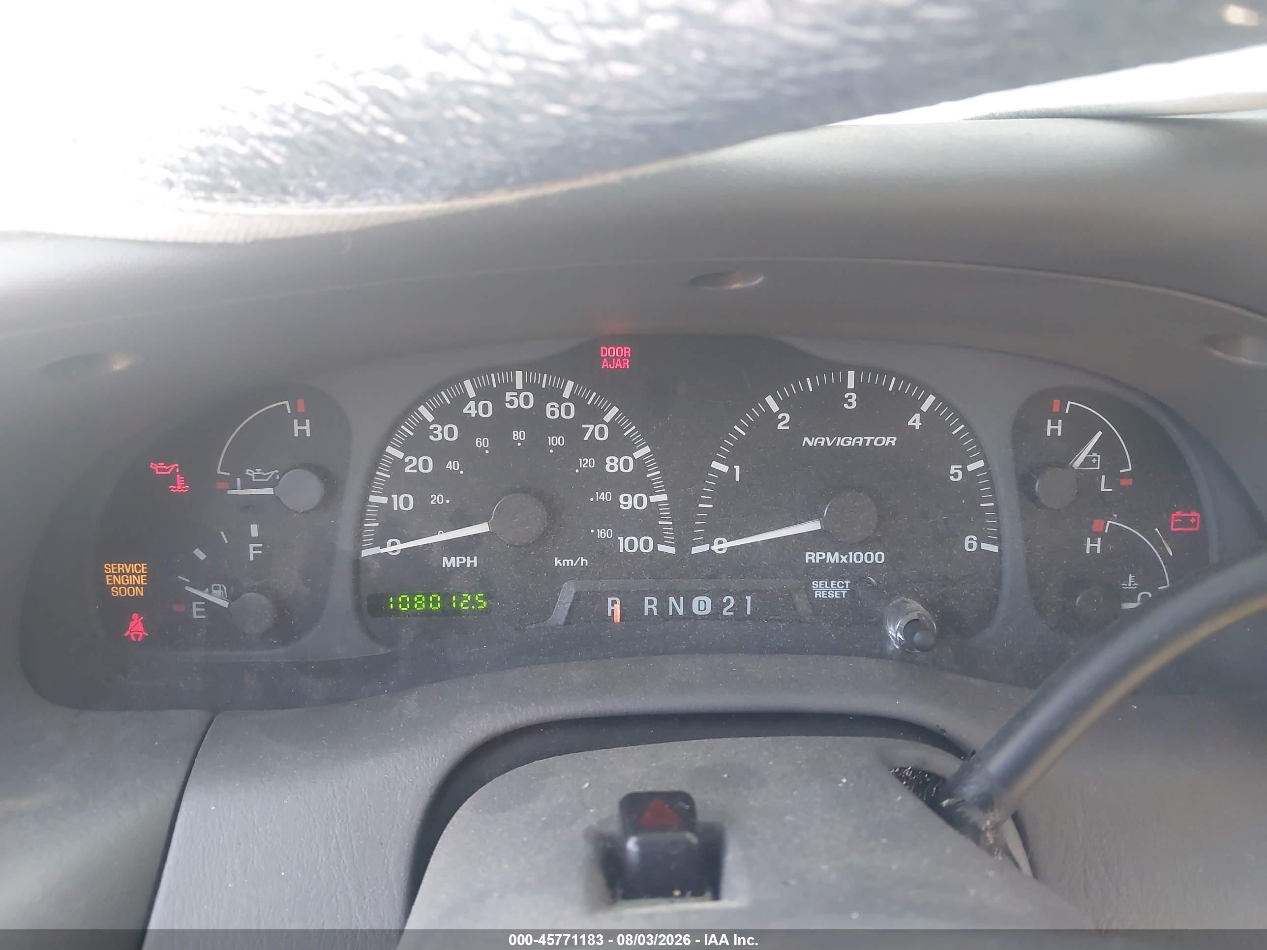 1999 Lincoln Navigator   Black vin: 5LMPU28L9XLJ06994
