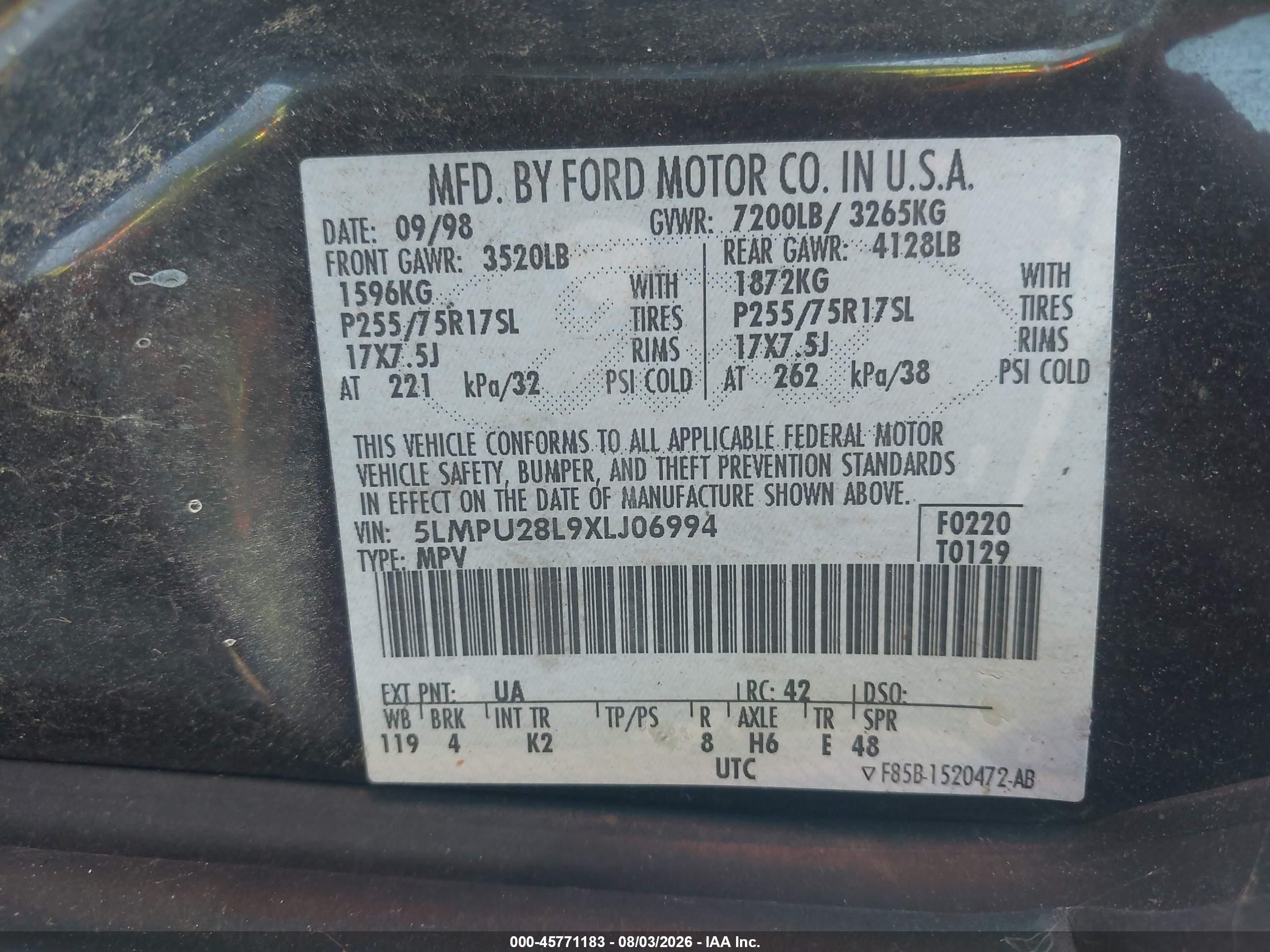1999 Lincoln Navigator   Black vin: 5LMPU28L9XLJ06994