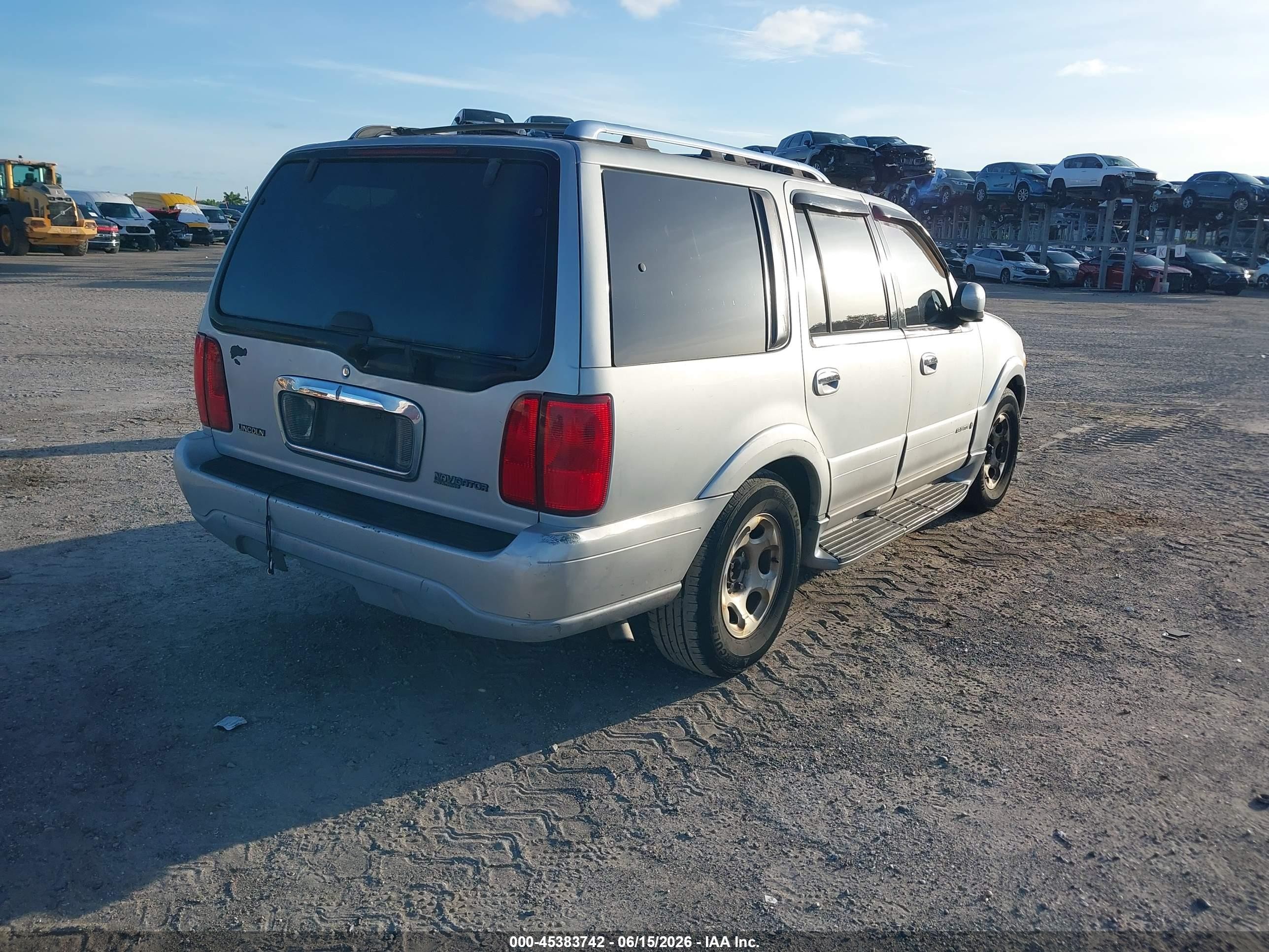 2000 Lincoln Navigator   Silver vin: 5LMRU27AXYLJ07730