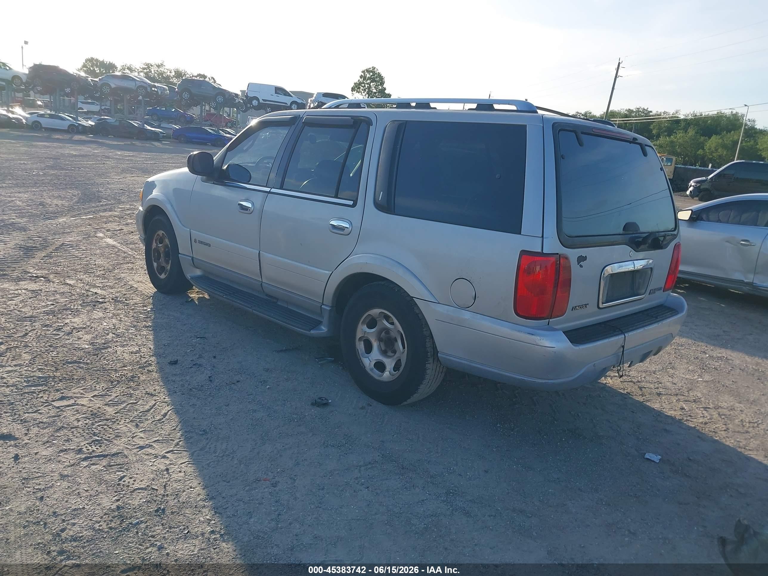 2000 Lincoln Navigator   Silver vin: 5LMRU27AXYLJ07730