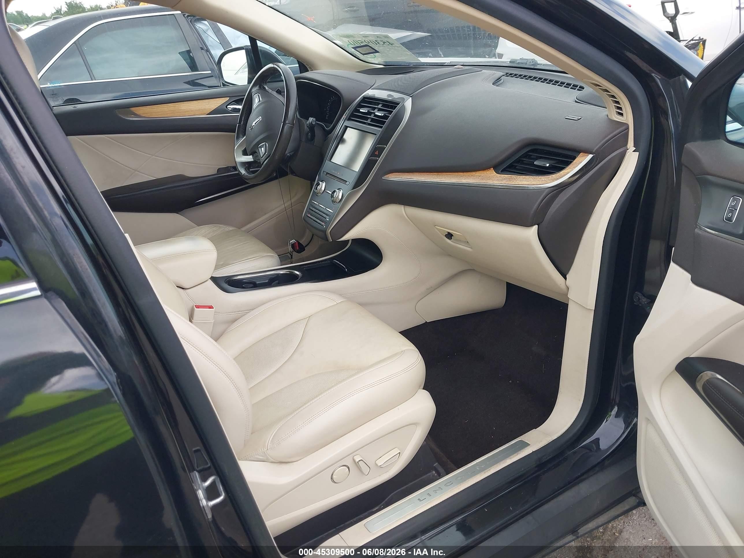 2015 Lincoln Mkc   Black vin: 5LMTJ2AH0FUJ10079