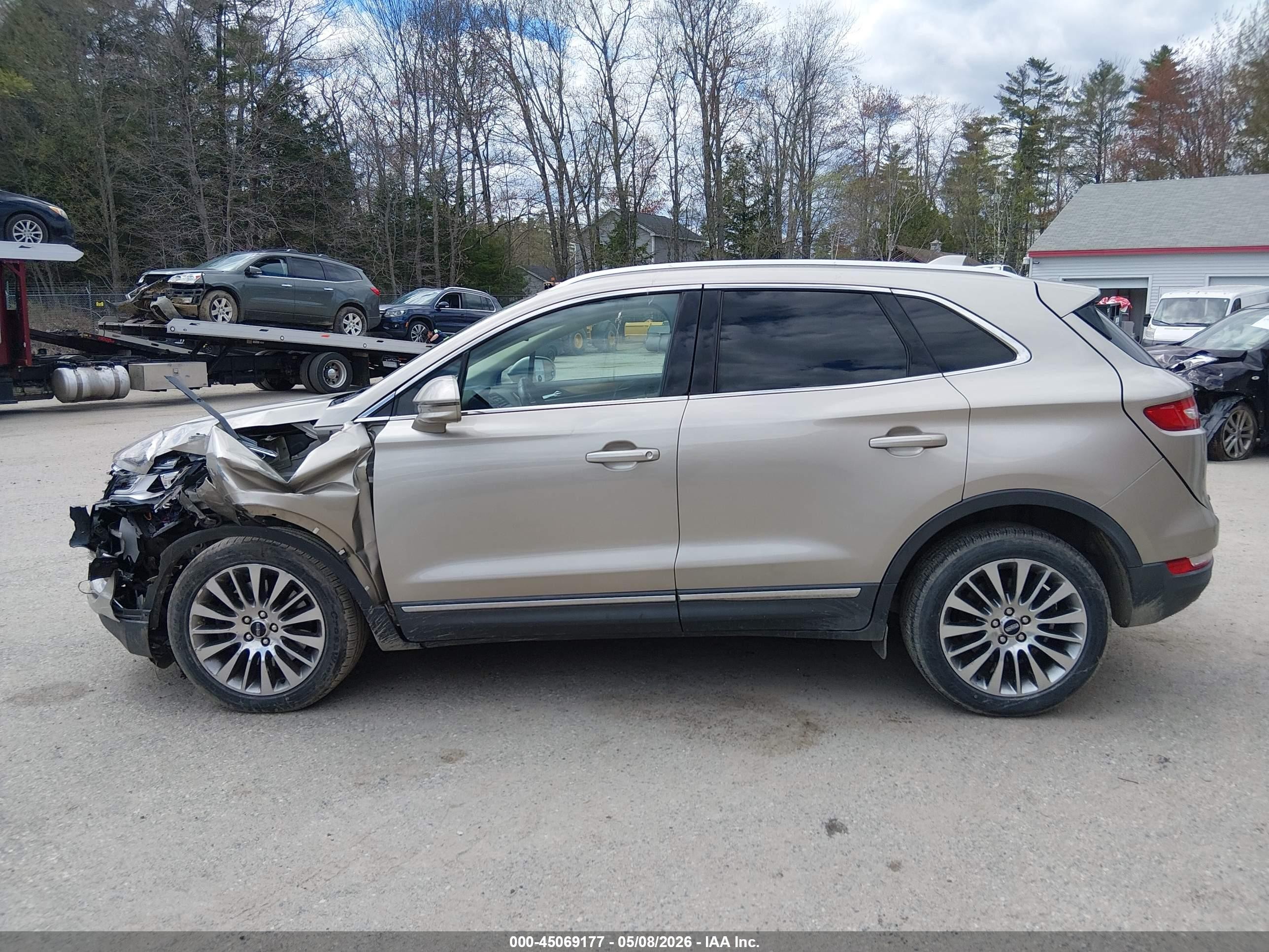 2015 Lincoln Mkc   Tan vin: 5LMTJ2AH1FUJ14903