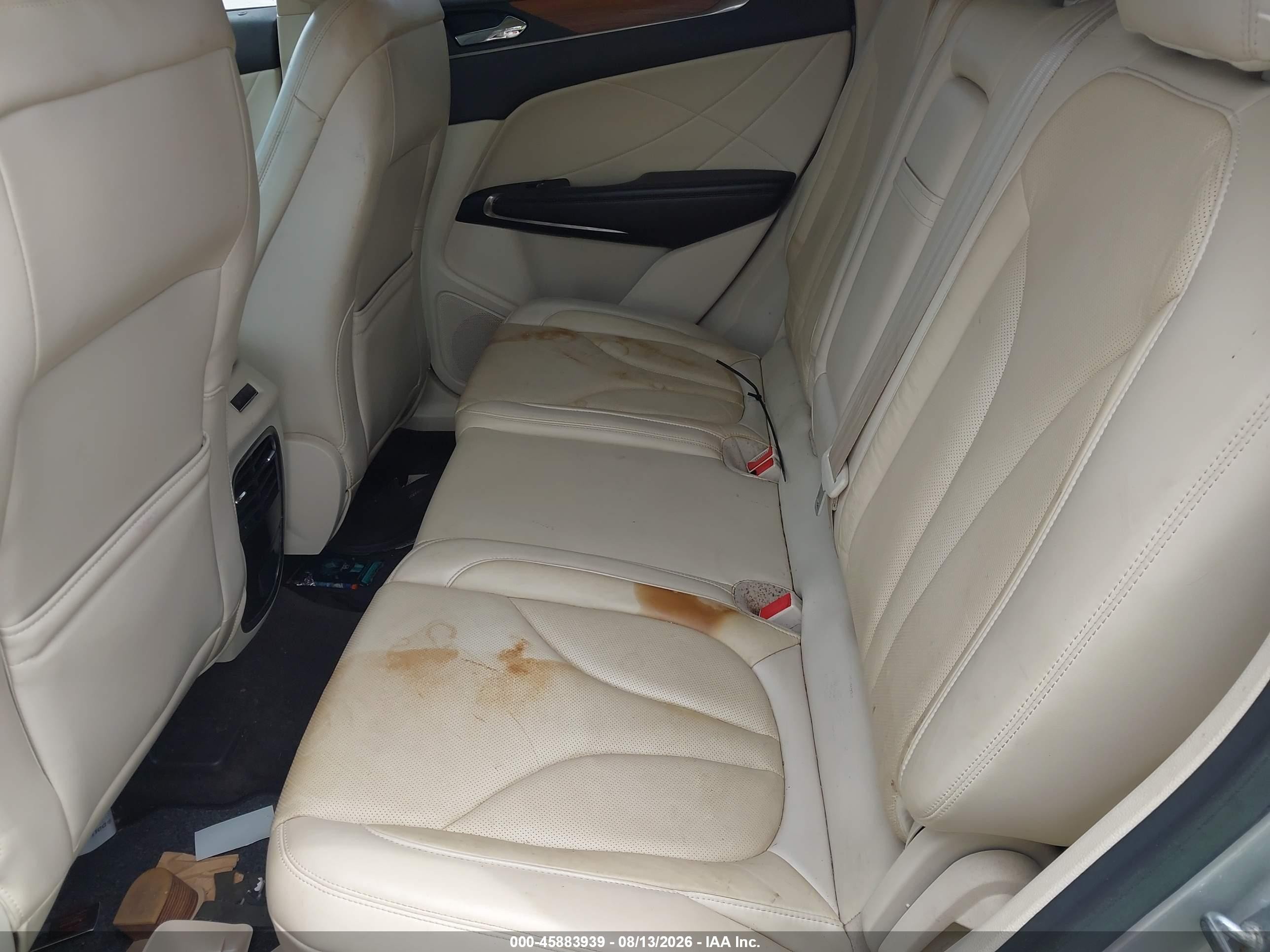 2015 Lincoln Mkc   Silver vin: 5LMTJ2AH1FUJ26081