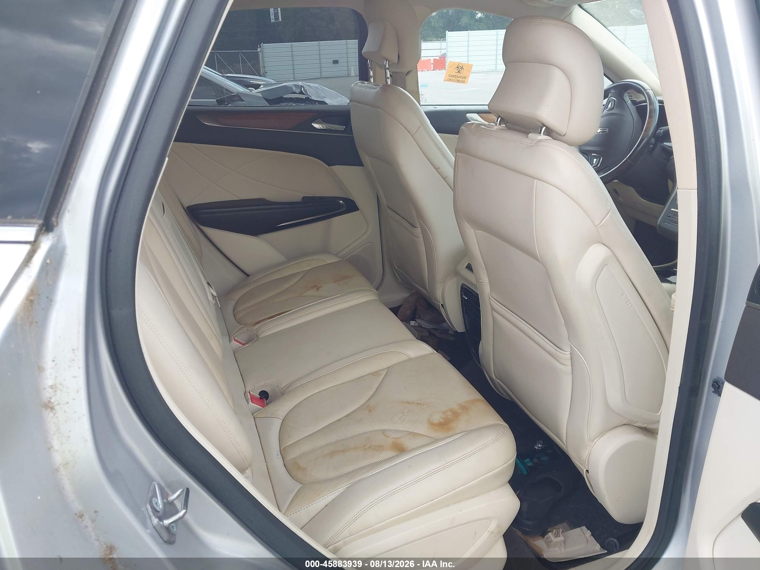 2015 Lincoln Mkc   Silver vin: 5LMTJ2AH1FUJ26081
