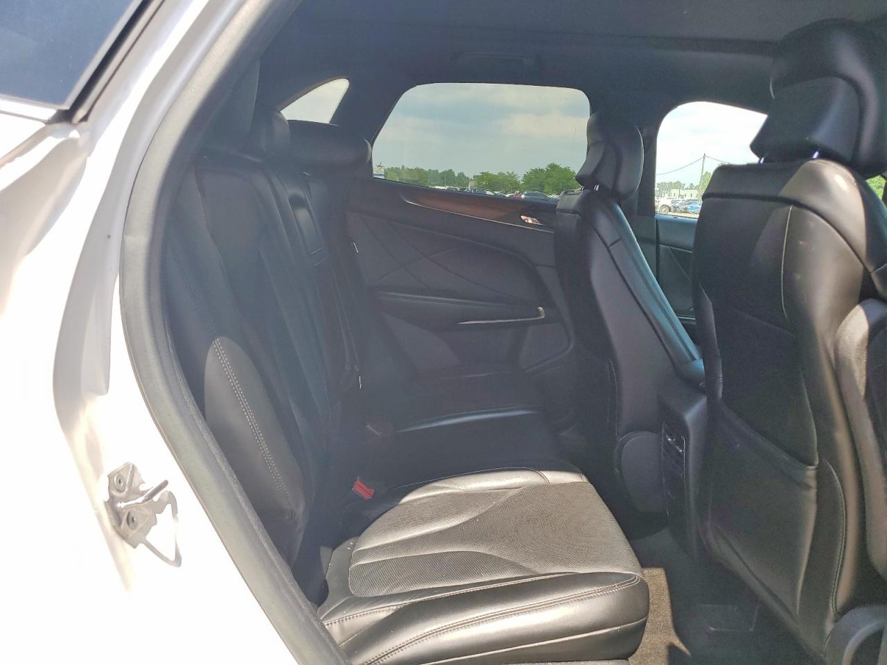 2015 Lincoln Mkc White vin: 5LMTJ2AH1FUJ26260