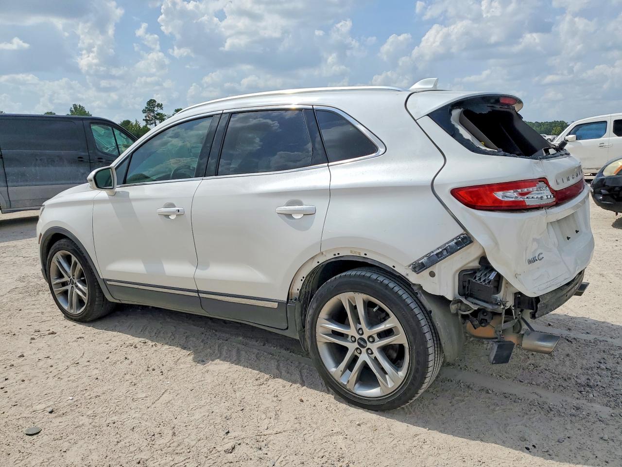 2015 Lincoln Mkc White vin: 5LMTJ2AH1FUJ29238