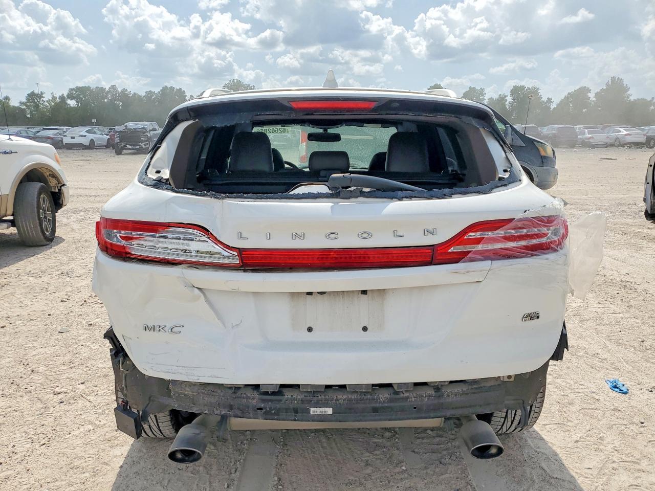 2015 Lincoln Mkc White vin: 5LMTJ2AH1FUJ29238