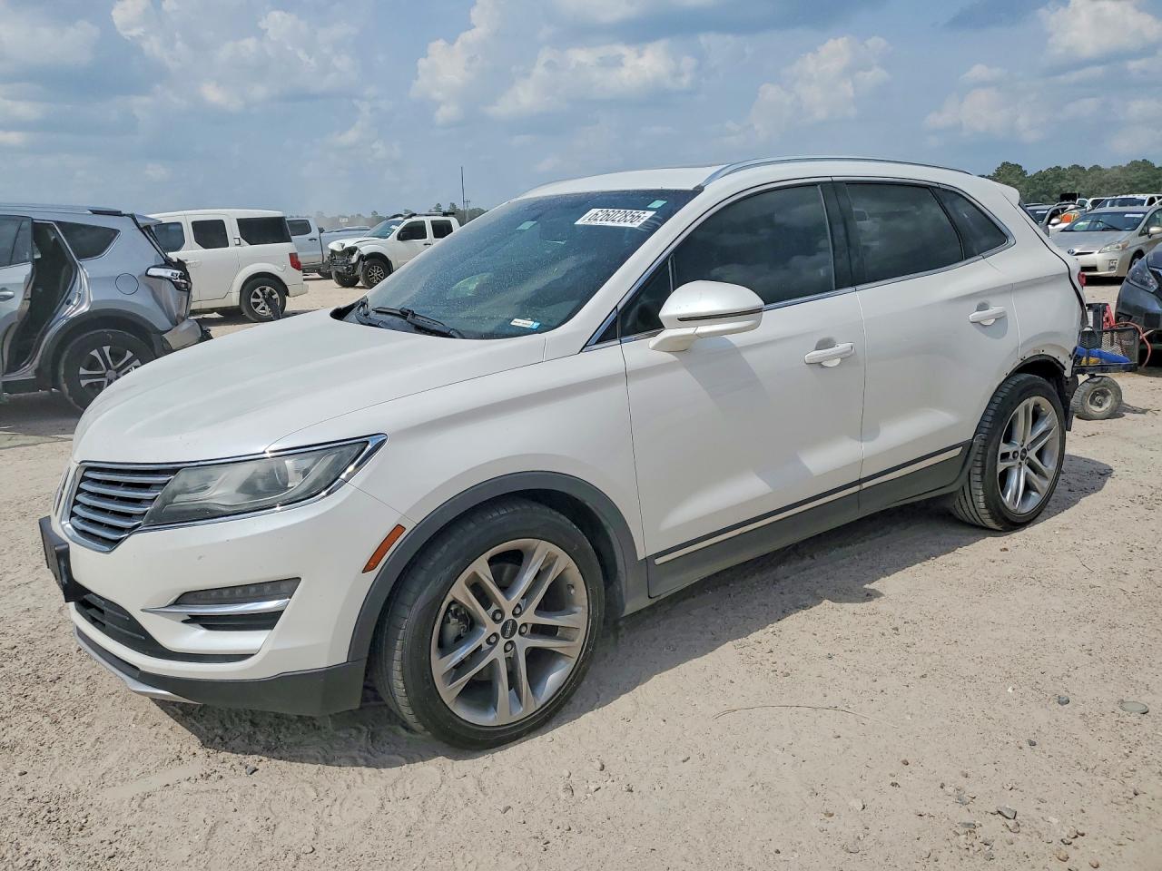 2015 Lincoln Mkc White vin: 5LMTJ2AH1FUJ29238