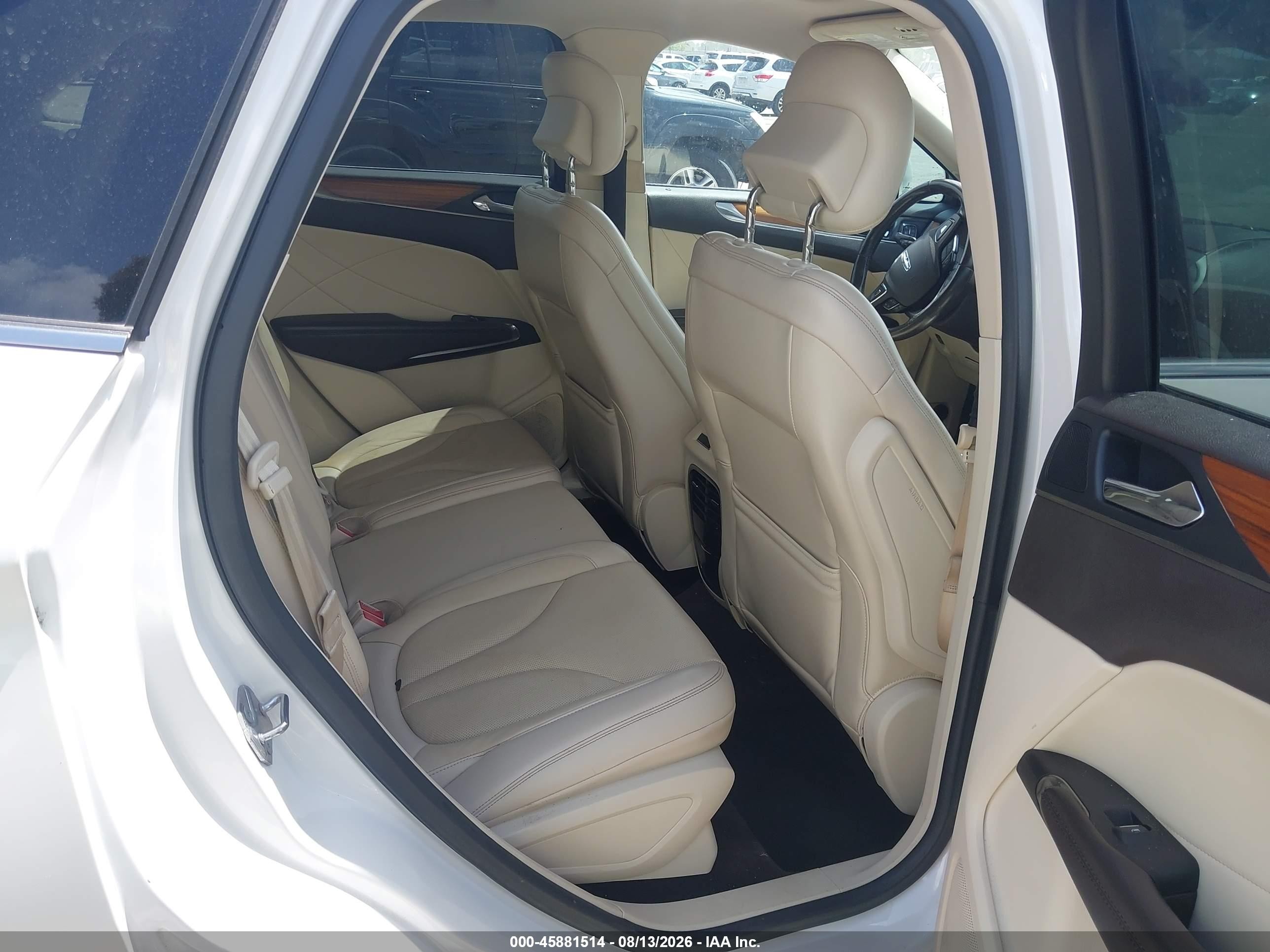 2015 Lincoln Mkc White vin: 5LMTJ2AH1FUJ30924