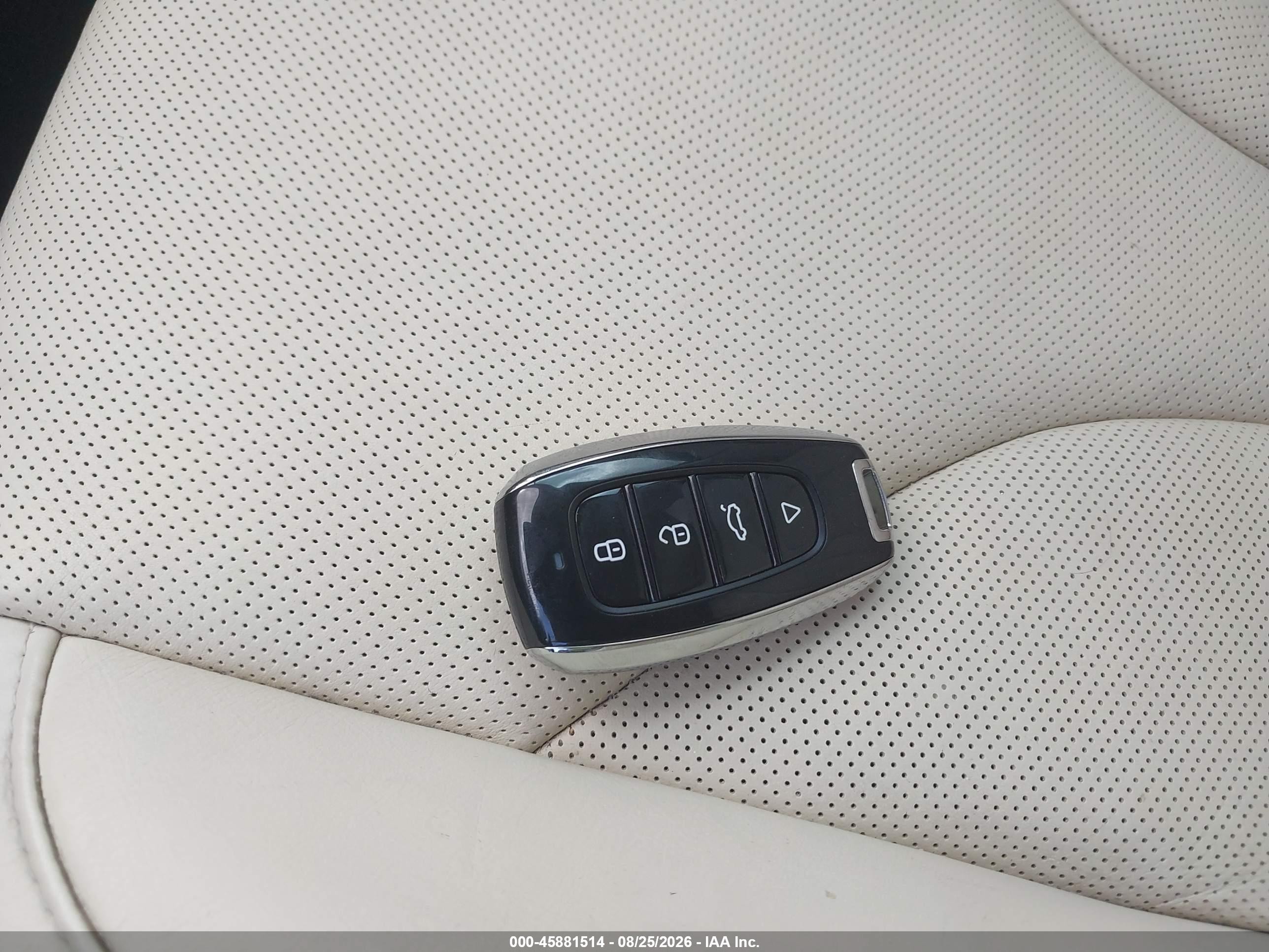 2015 Lincoln Mkc White vin: 5LMTJ2AH1FUJ30924