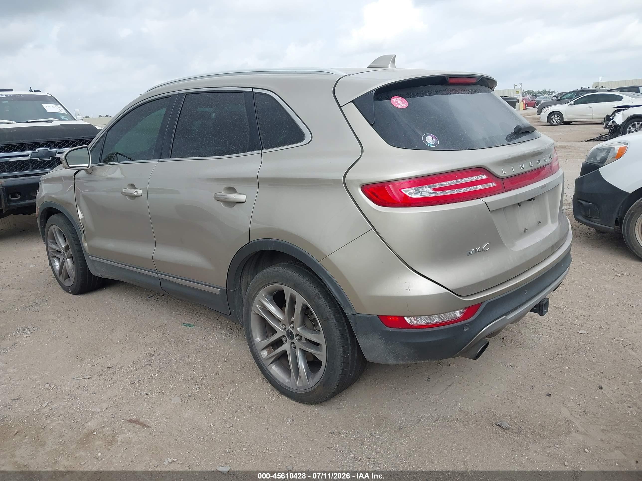2015 Lincoln Mkc   Gold vin: 5LMTJ2AH1FUJ33838