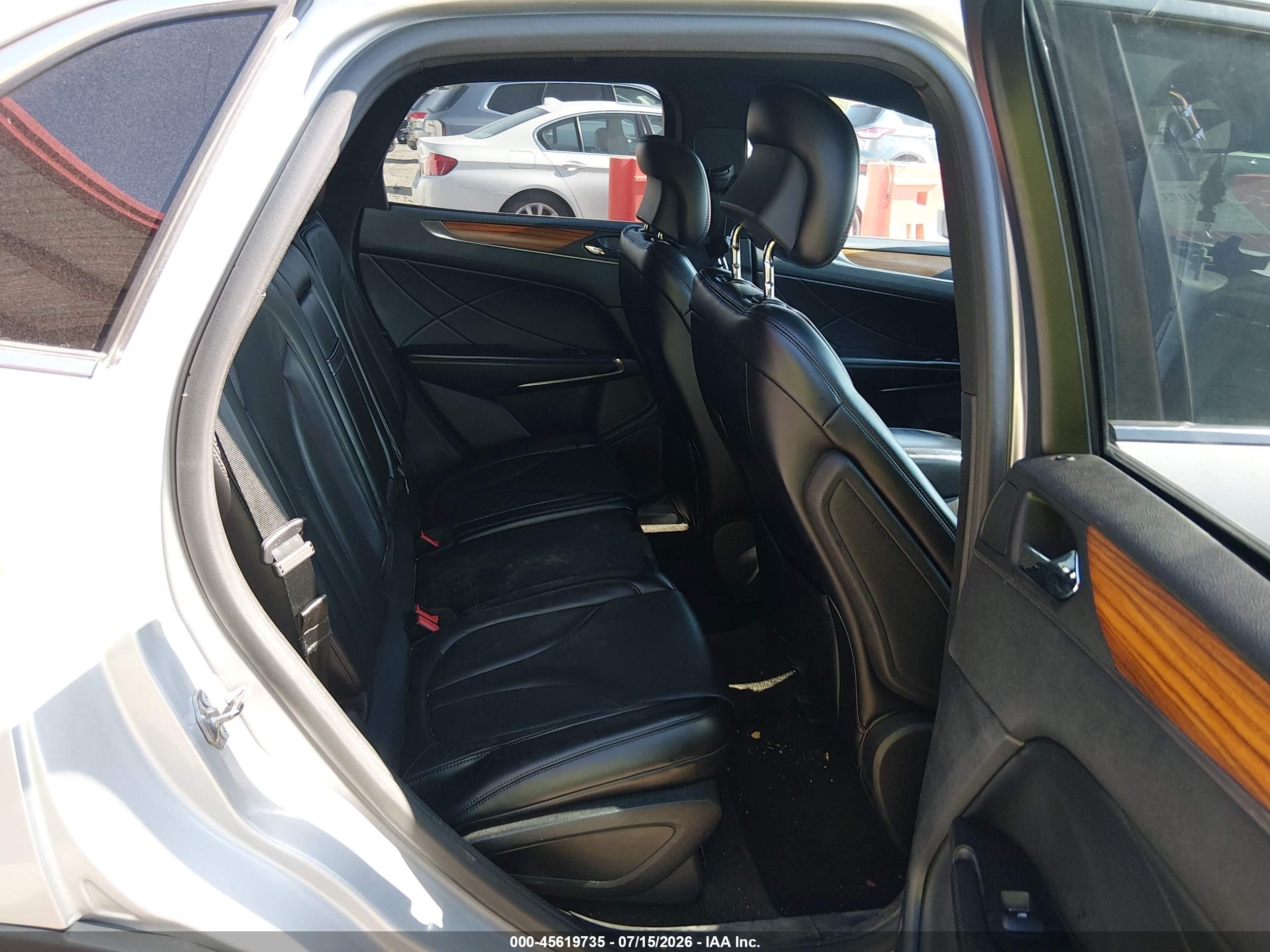 2015 Lincoln Mkc   Silver vin: 5LMTJ2AH1FUJ37842
