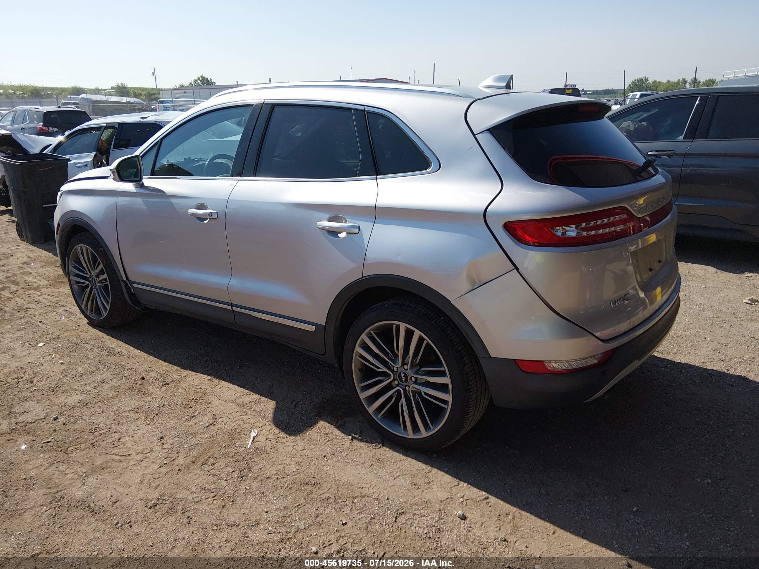 2015 Lincoln Mkc   Silver vin: 5LMTJ2AH1FUJ37842