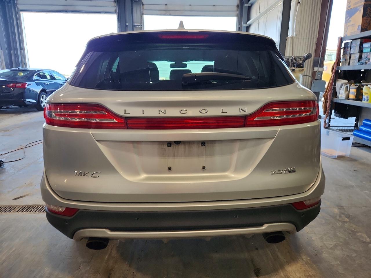 2015 Lincoln Mkc Select Silver vin: 5LMTJ2AH2FUJ23948