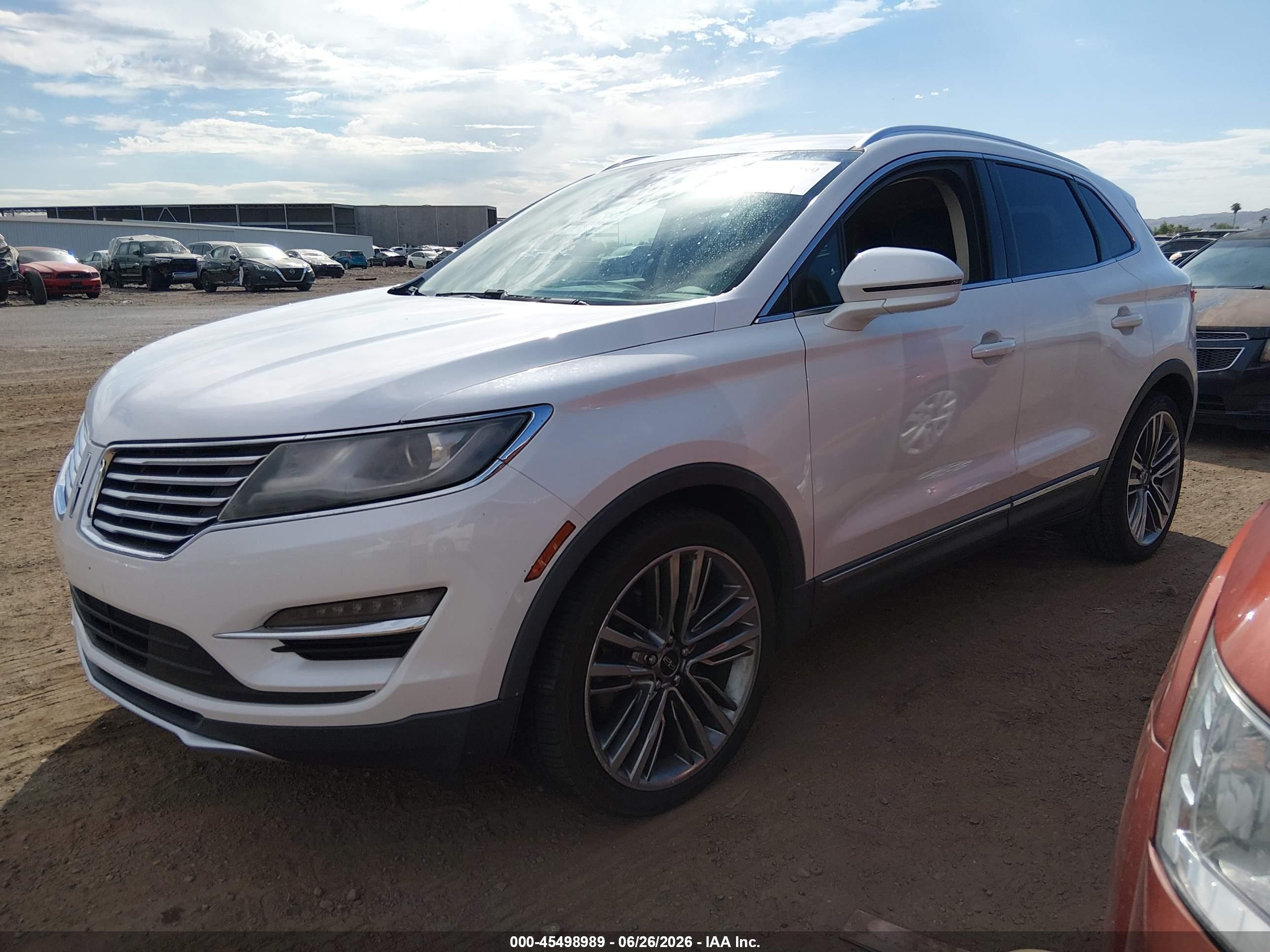 2015 Lincoln Mkc   Cream vin: 5LMTJ2AH2FUJ26106