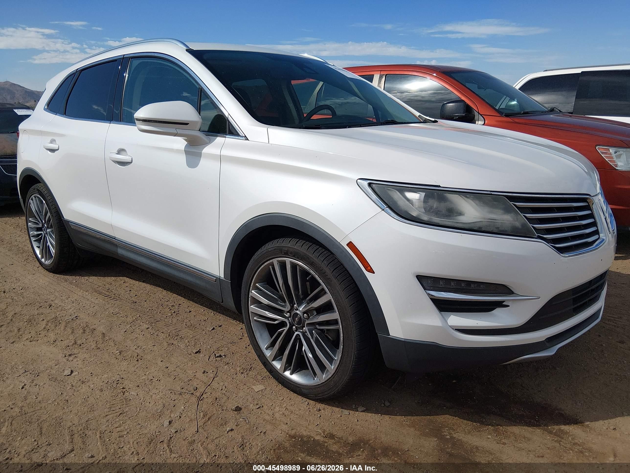 2015 Lincoln Mkc   Cream vin: 5LMTJ2AH2FUJ26106