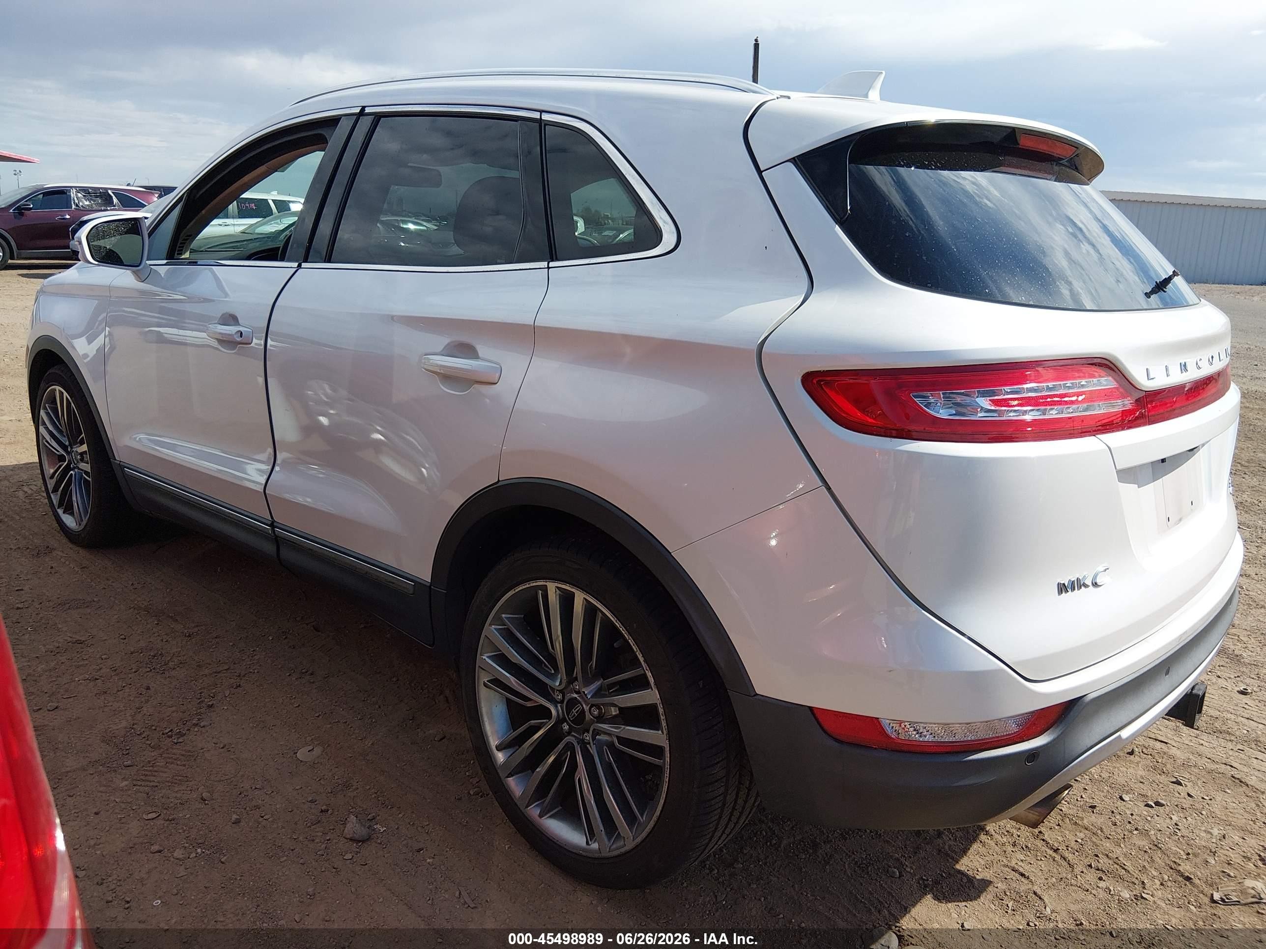 2015 Lincoln Mkc   Cream vin: 5LMTJ2AH2FUJ26106