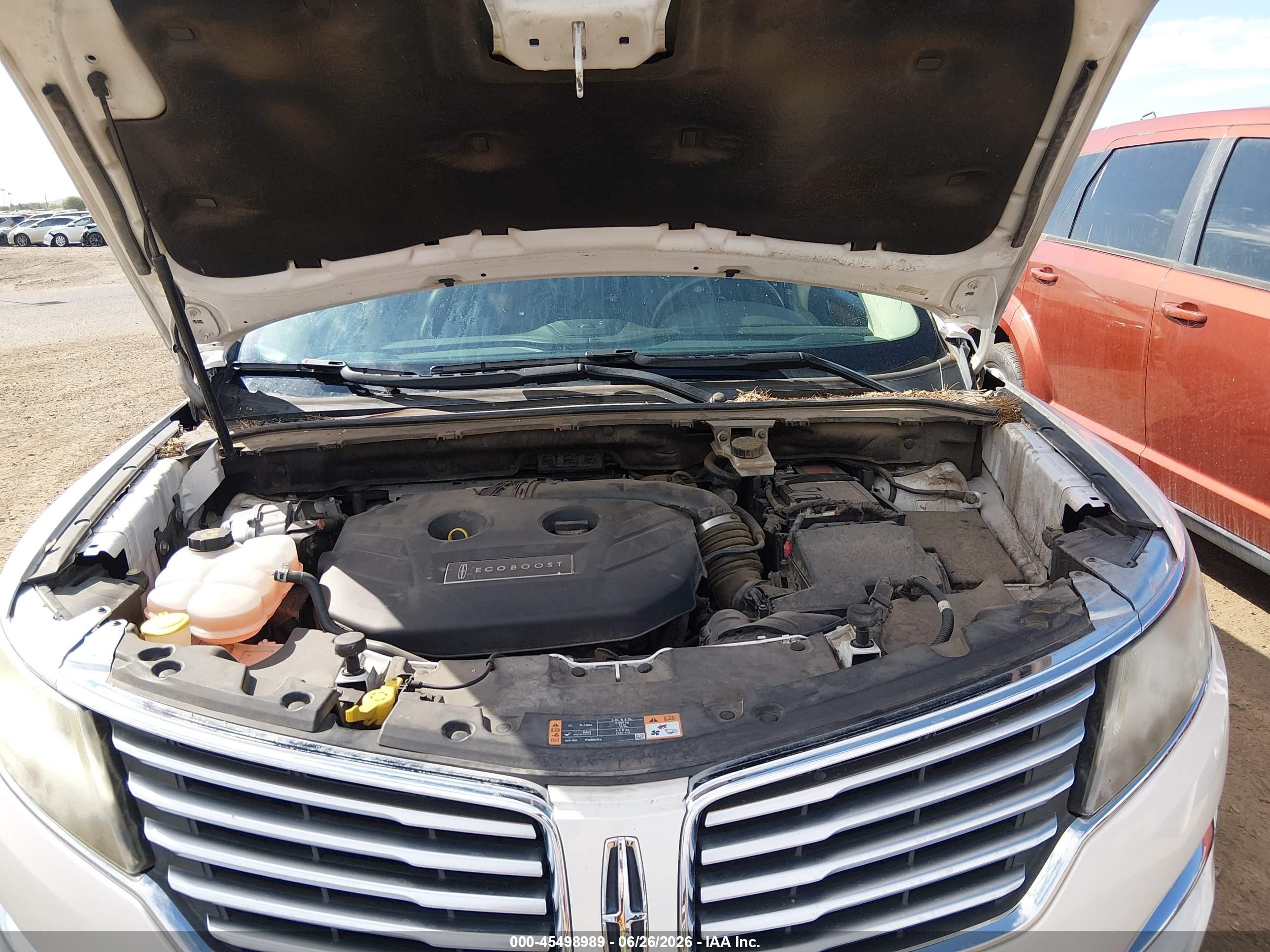2015 Lincoln Mkc   Cream vin: 5LMTJ2AH2FUJ26106