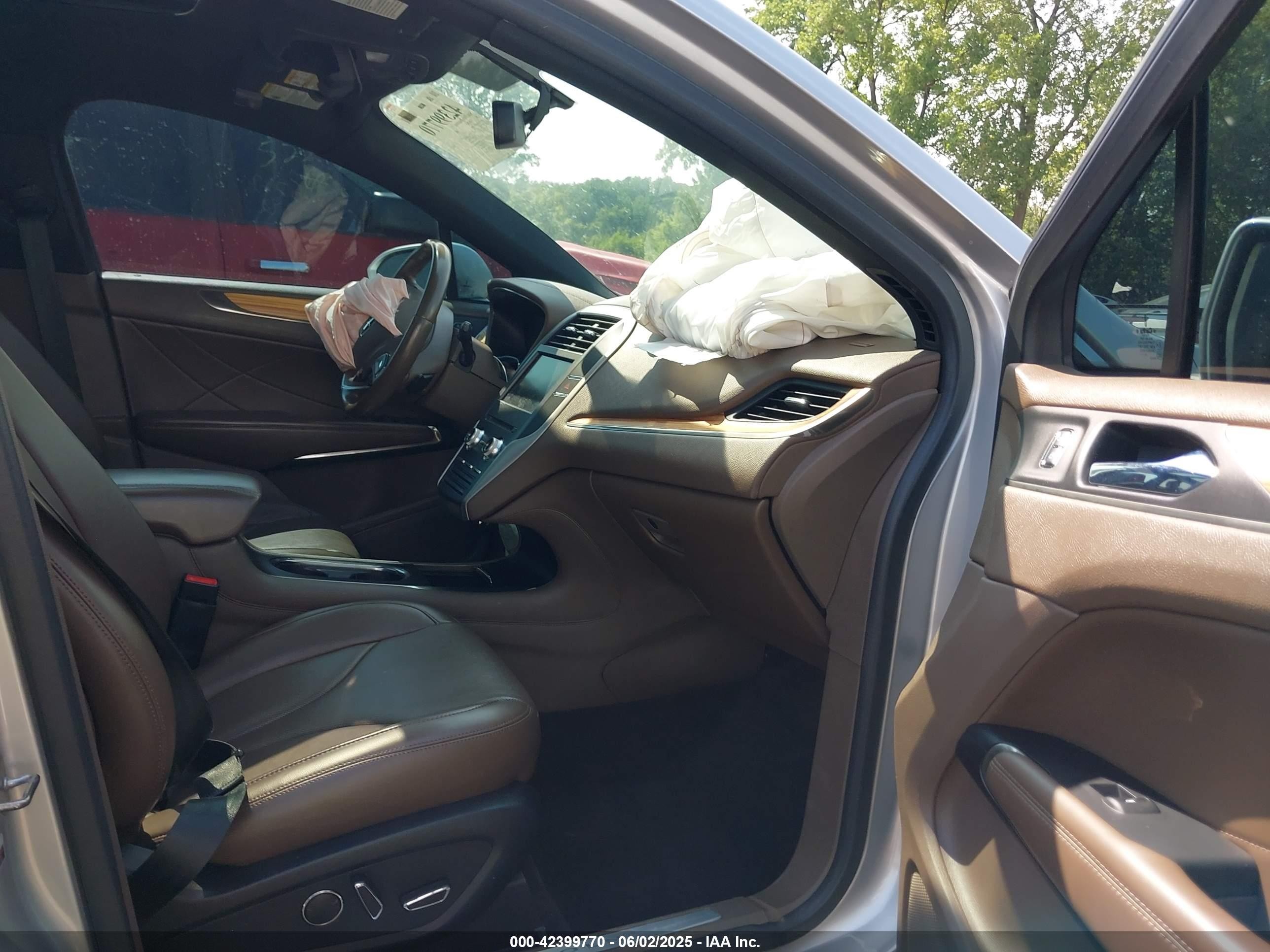2015 Lincoln Mkc   Silver vin: 5LMTJ2AH2FUJ30351