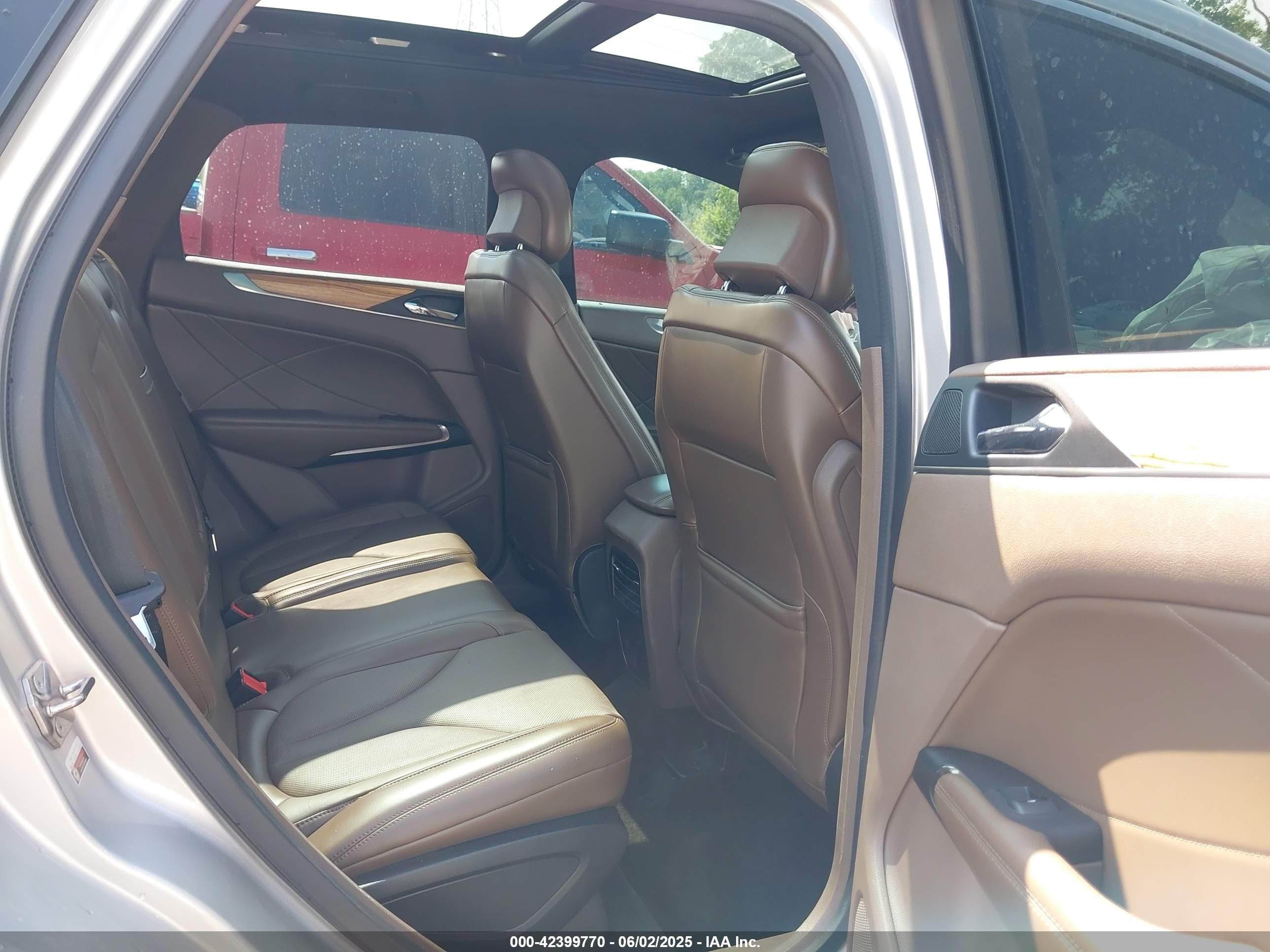 2015 Lincoln Mkc   Silver vin: 5LMTJ2AH2FUJ30351