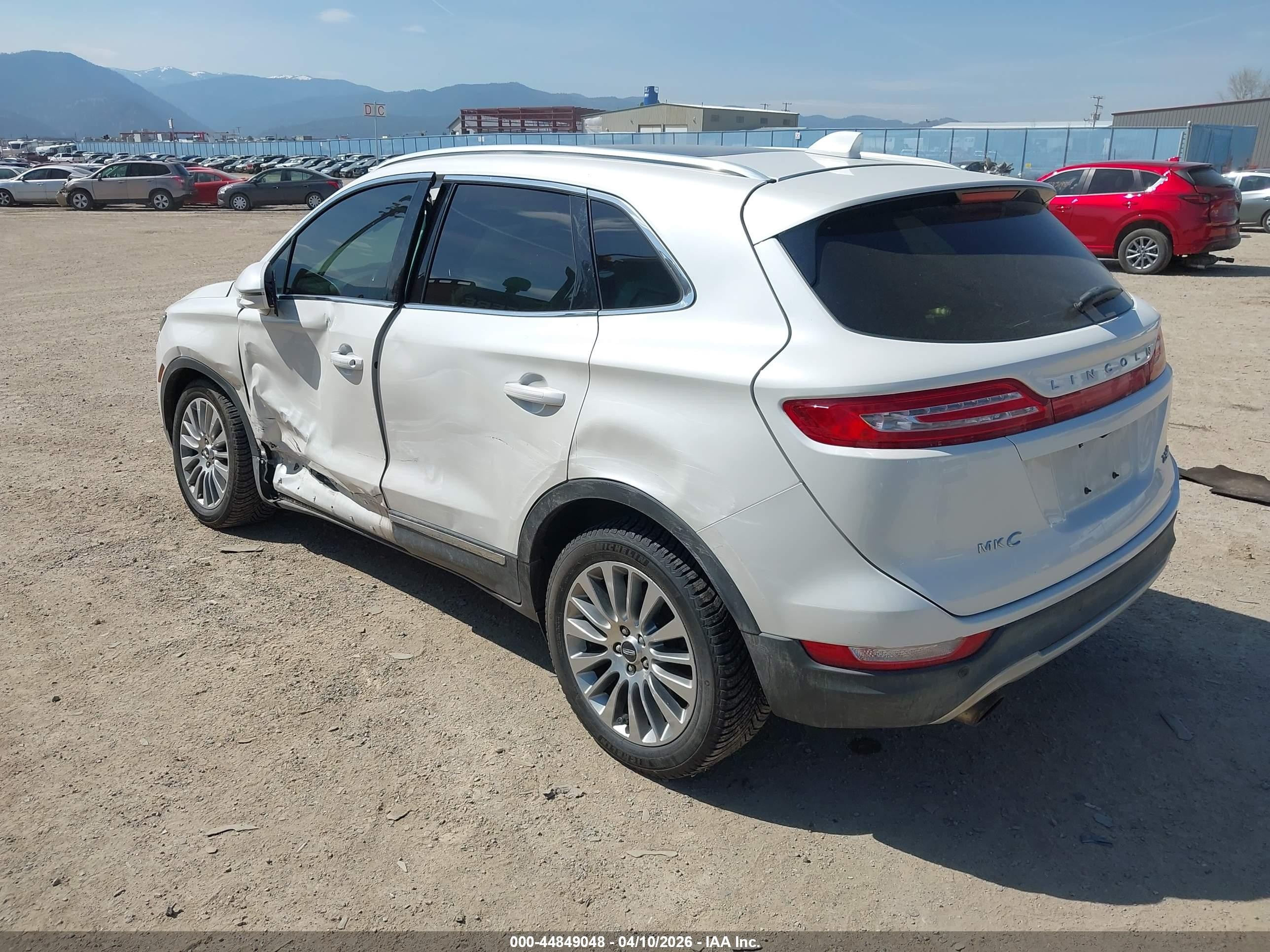 2015 Lincoln Mkc   White vin: 5LMTJ2AH3FUJ15843
