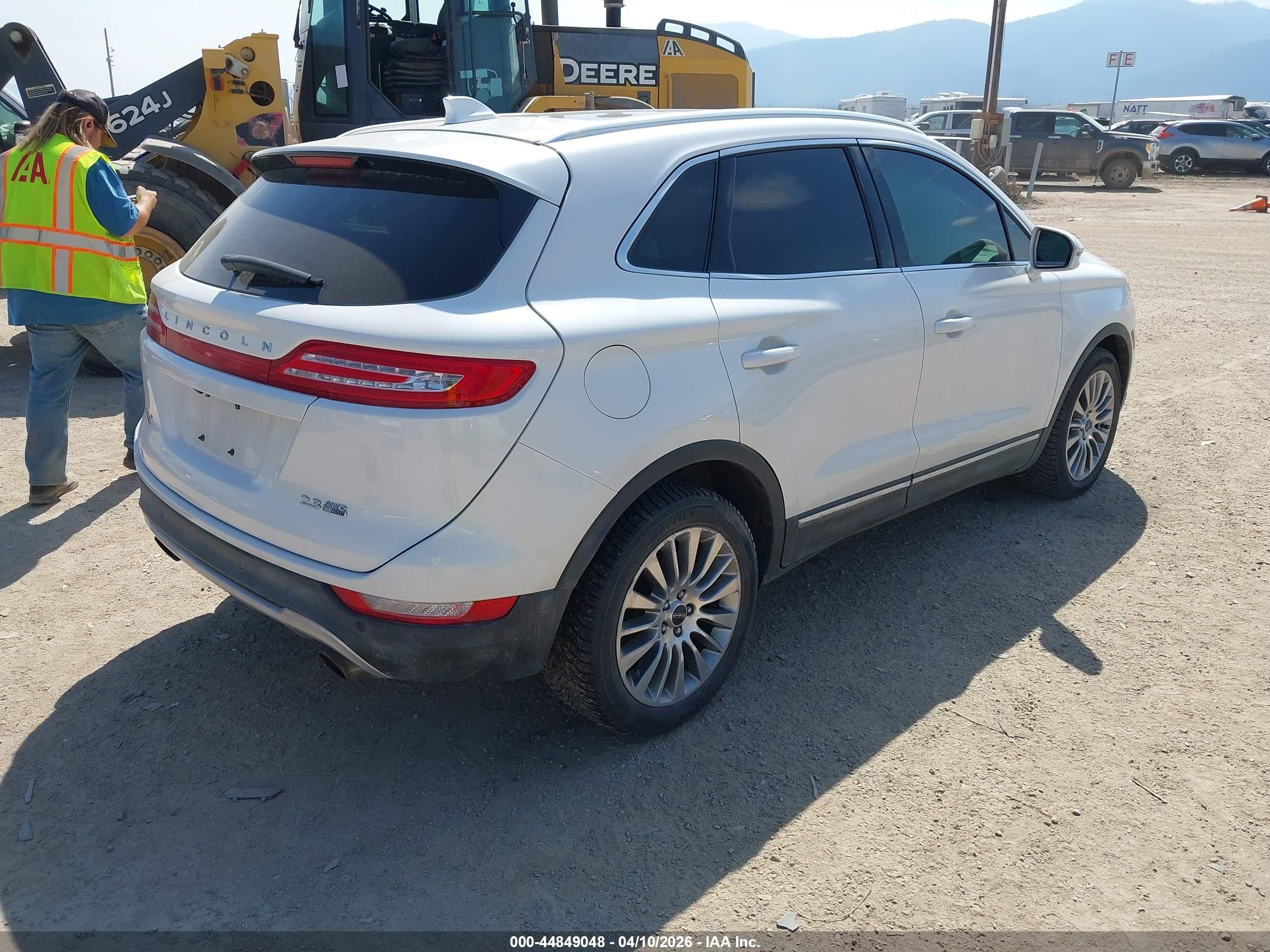 2015 Lincoln Mkc   White vin: 5LMTJ2AH3FUJ15843