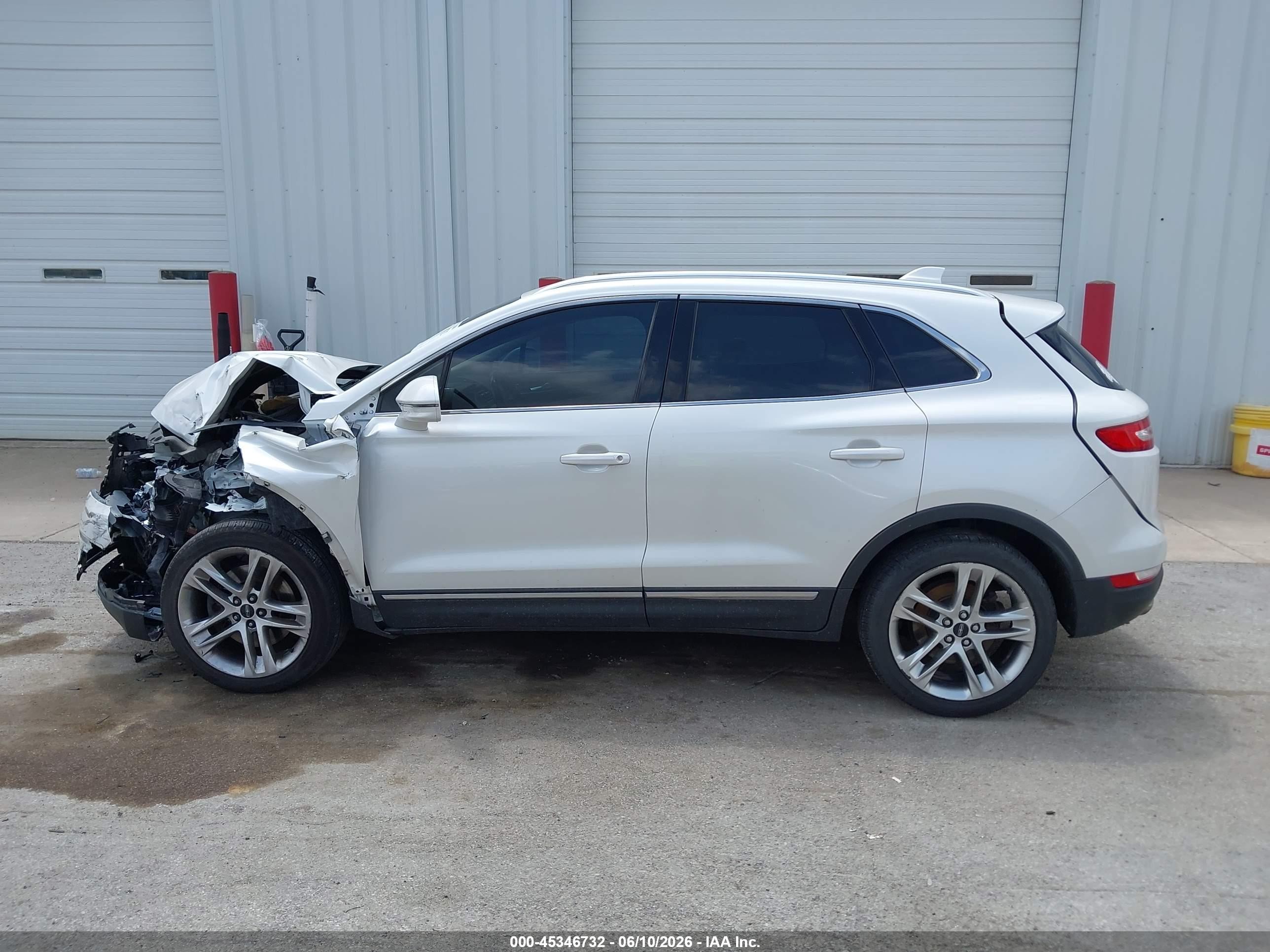 2015 Lincoln Mkc   White vin: 5LMTJ2AH4FUJ15267