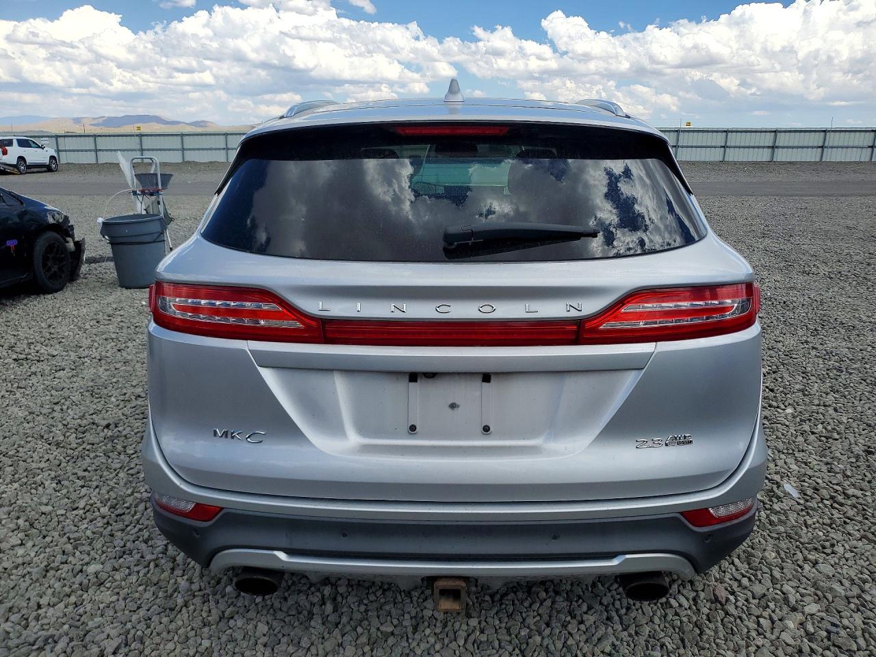 2015 Lincoln Mkc Silver vin: 5LMTJ2AH4FUJ29072