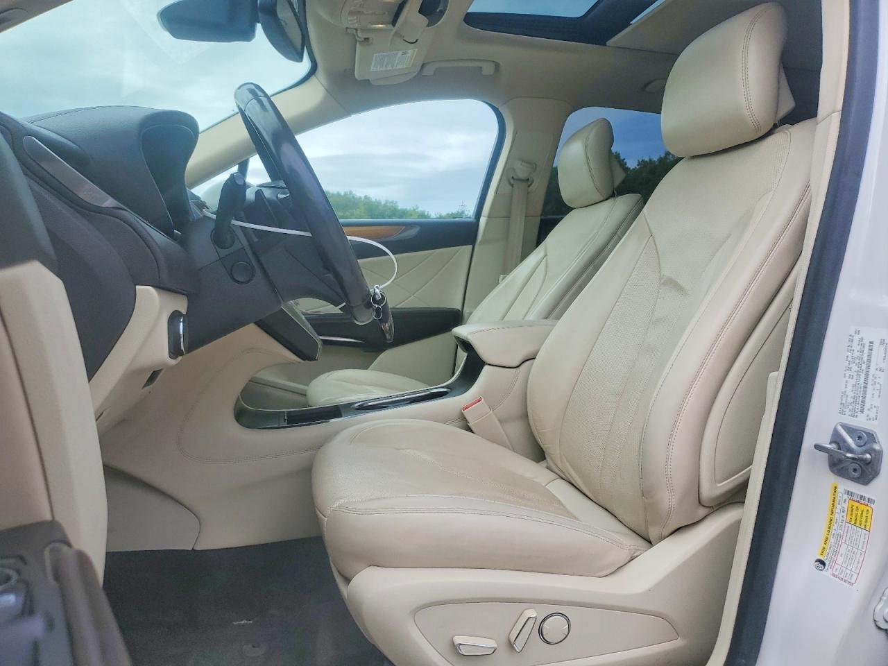 2015 Lincoln Mkc White vin: 5LMTJ2AH6FUJ03671