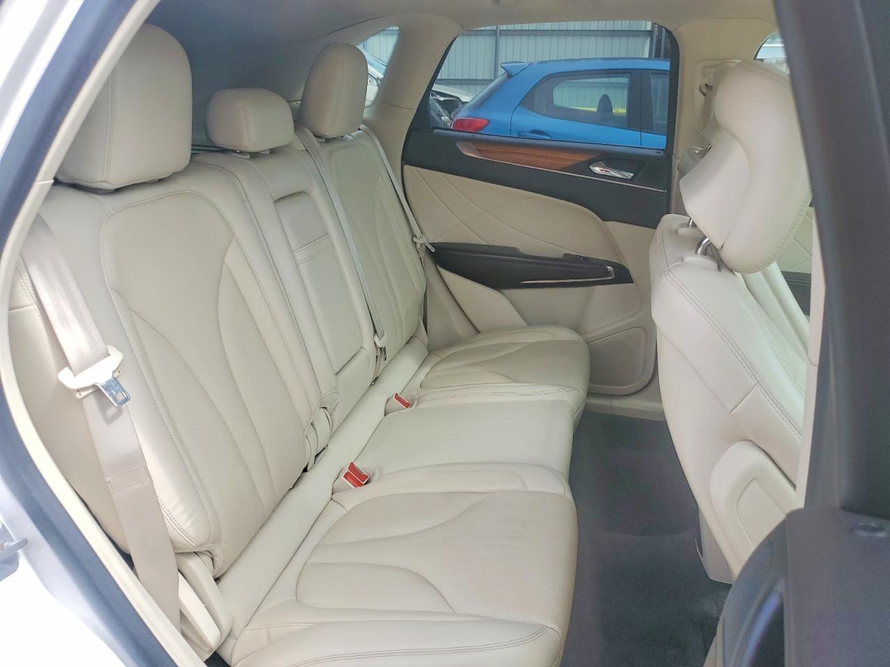 2015 Lincoln Mkc White vin: 5LMTJ2AH6FUJ03671