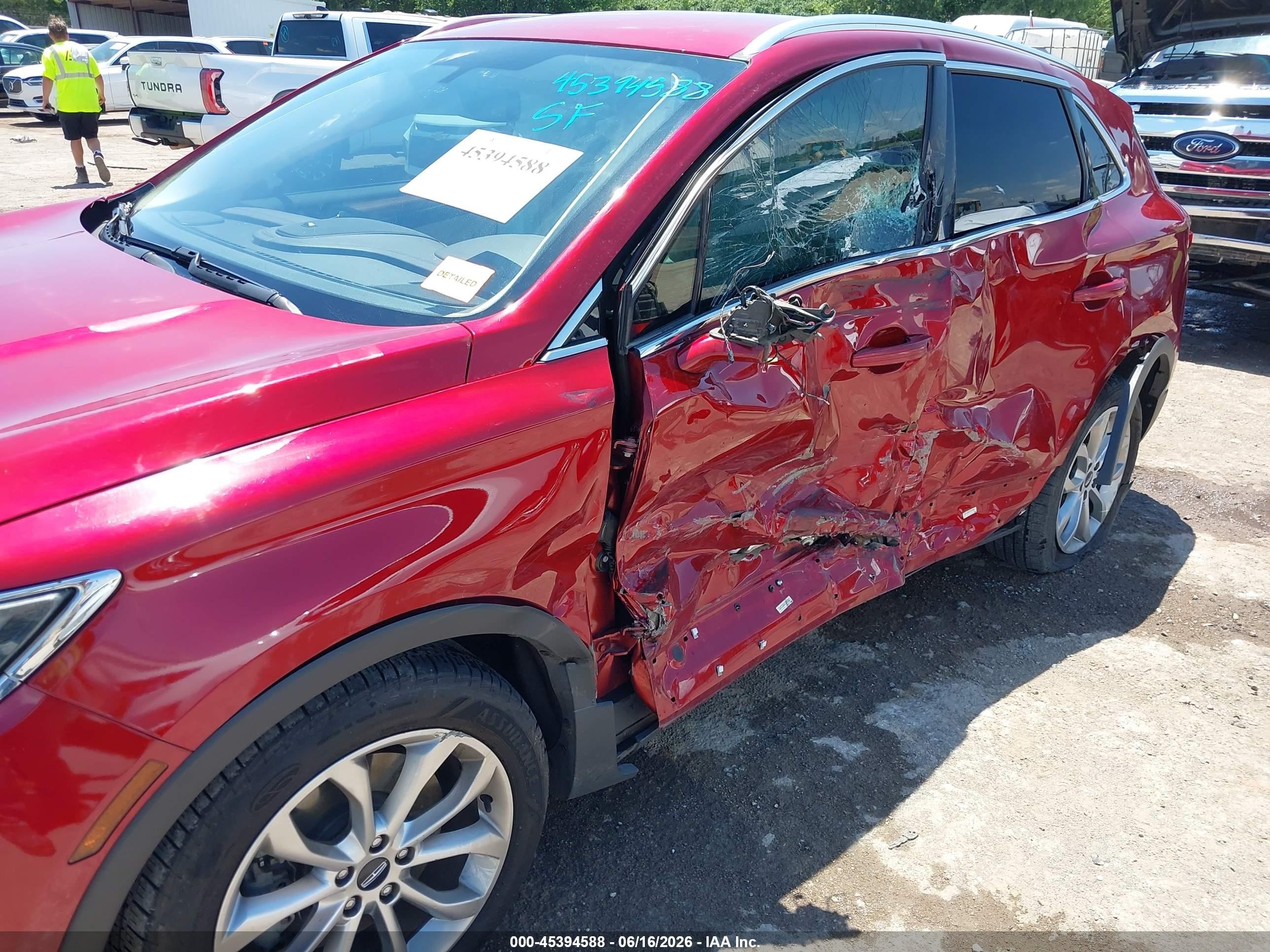 2015 Lincoln Mkc   Red vin: 5LMTJ2AH6FUJ30952