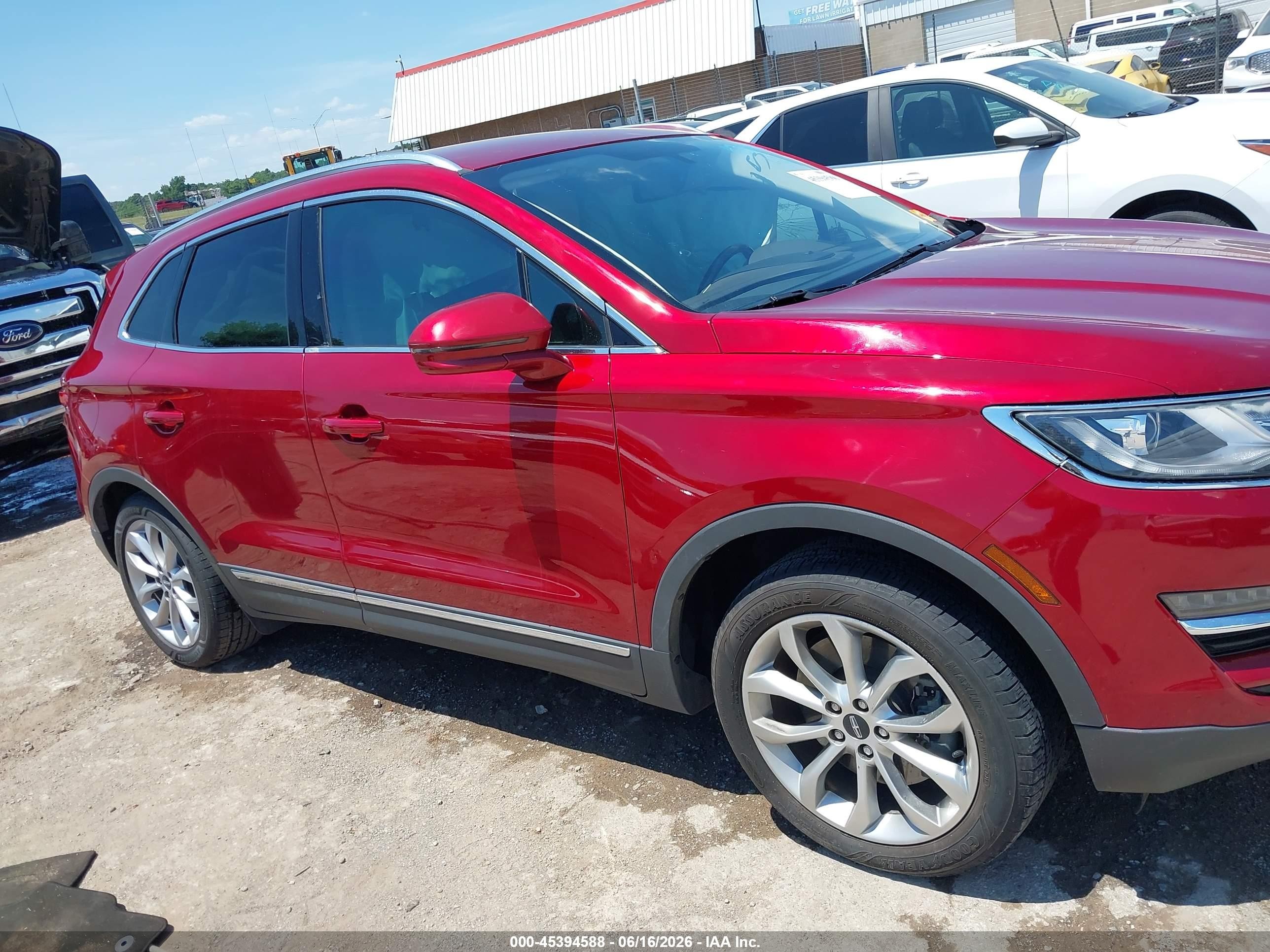 2015 Lincoln Mkc   Red vin: 5LMTJ2AH6FUJ30952