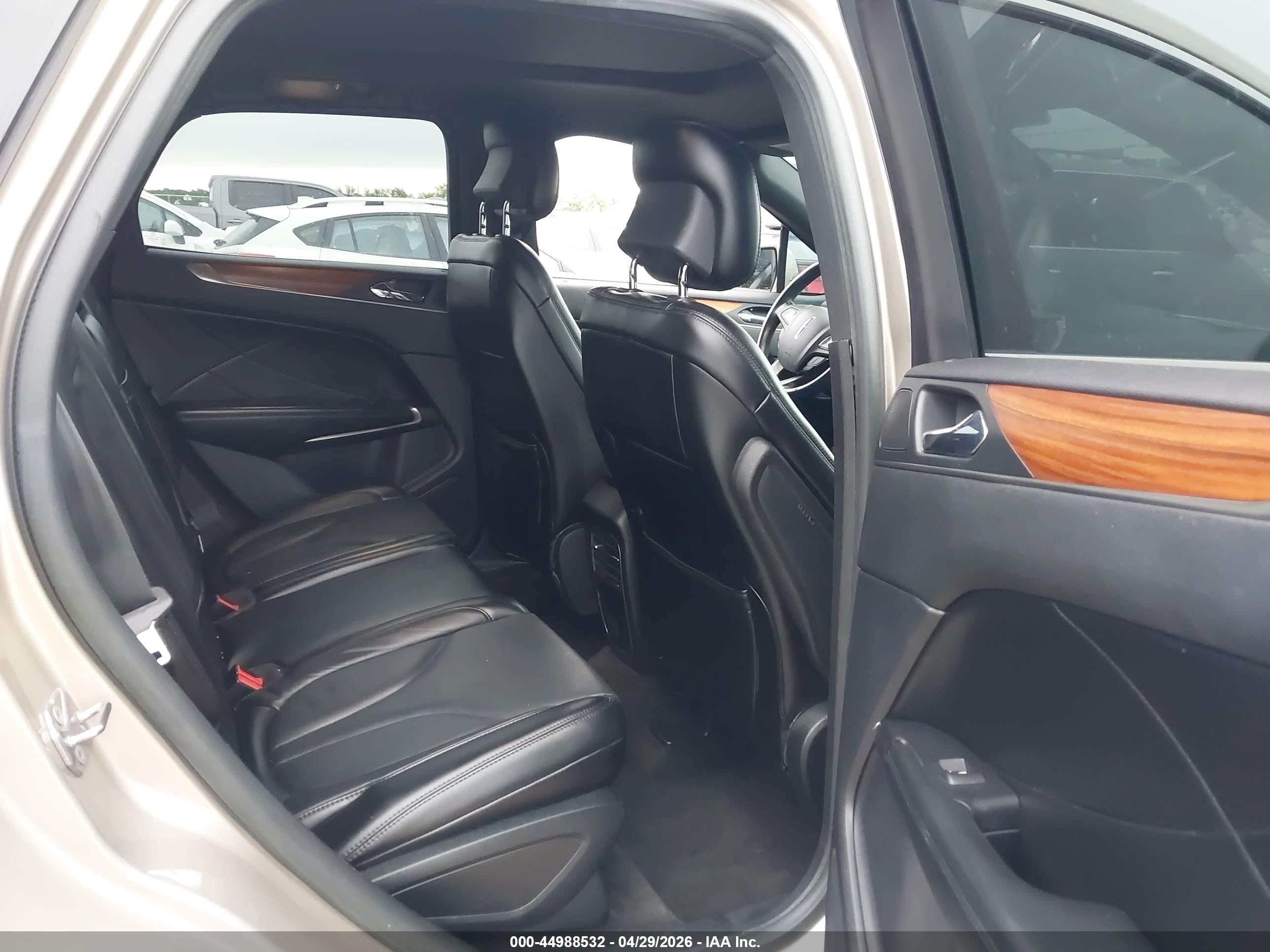 2015 Lincoln Mkc   Beige vin: 5LMTJ2AH6FUJ42907
