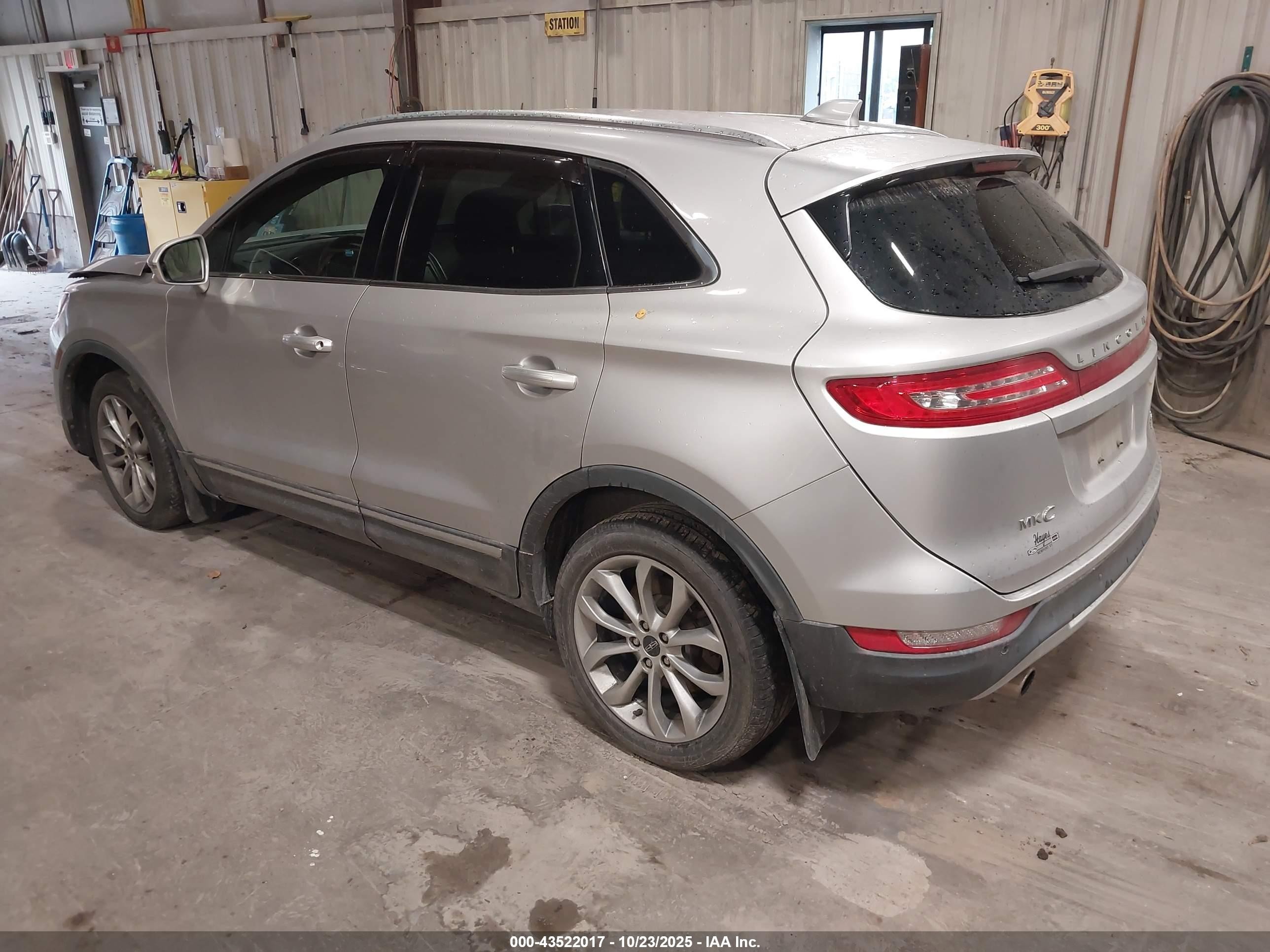 2015 Lincoln Mkc   Silver vin: 5LMTJ2AH7FUJ14047