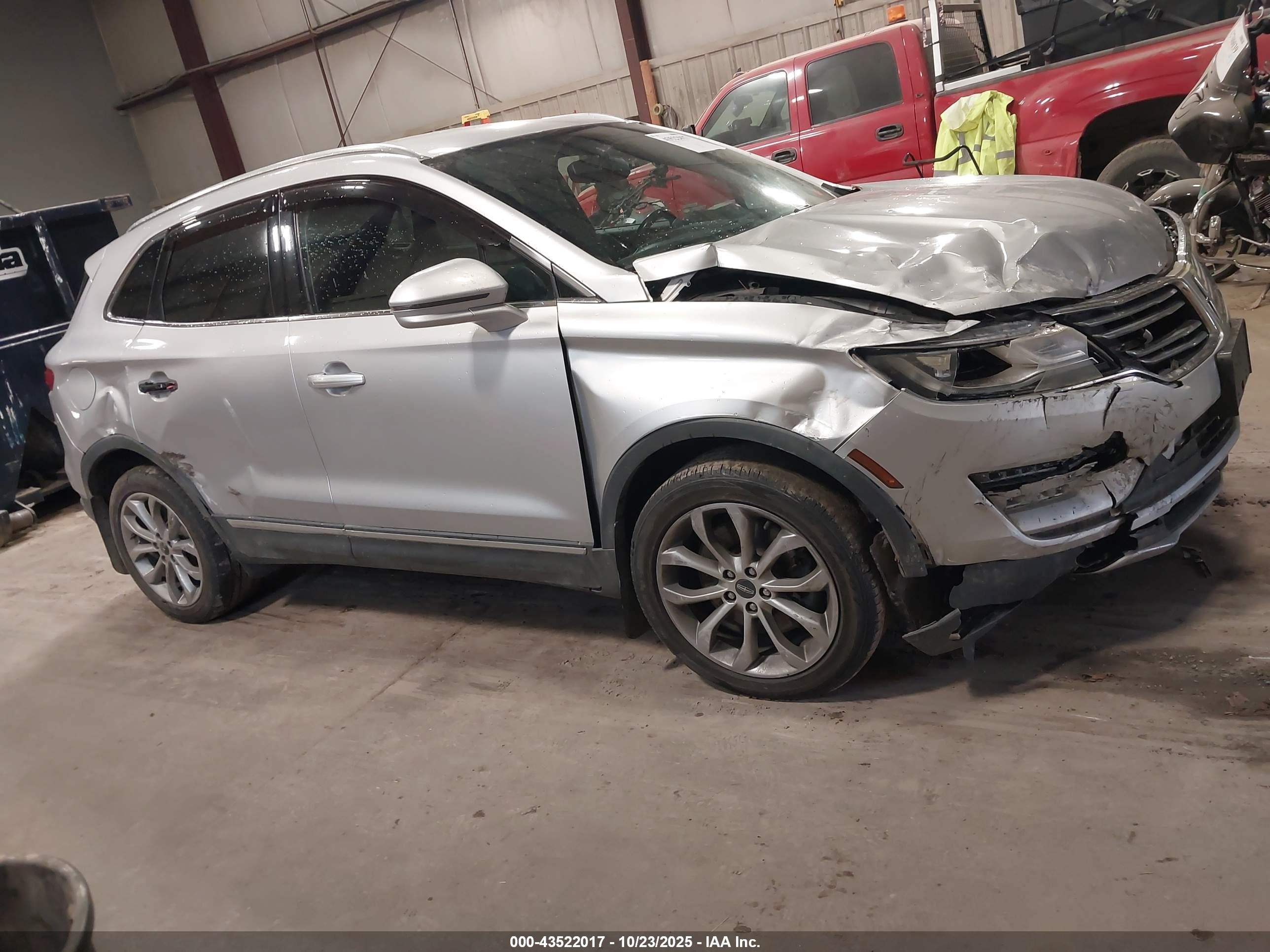 2015 Lincoln Mkc   Silver vin: 5LMTJ2AH7FUJ14047