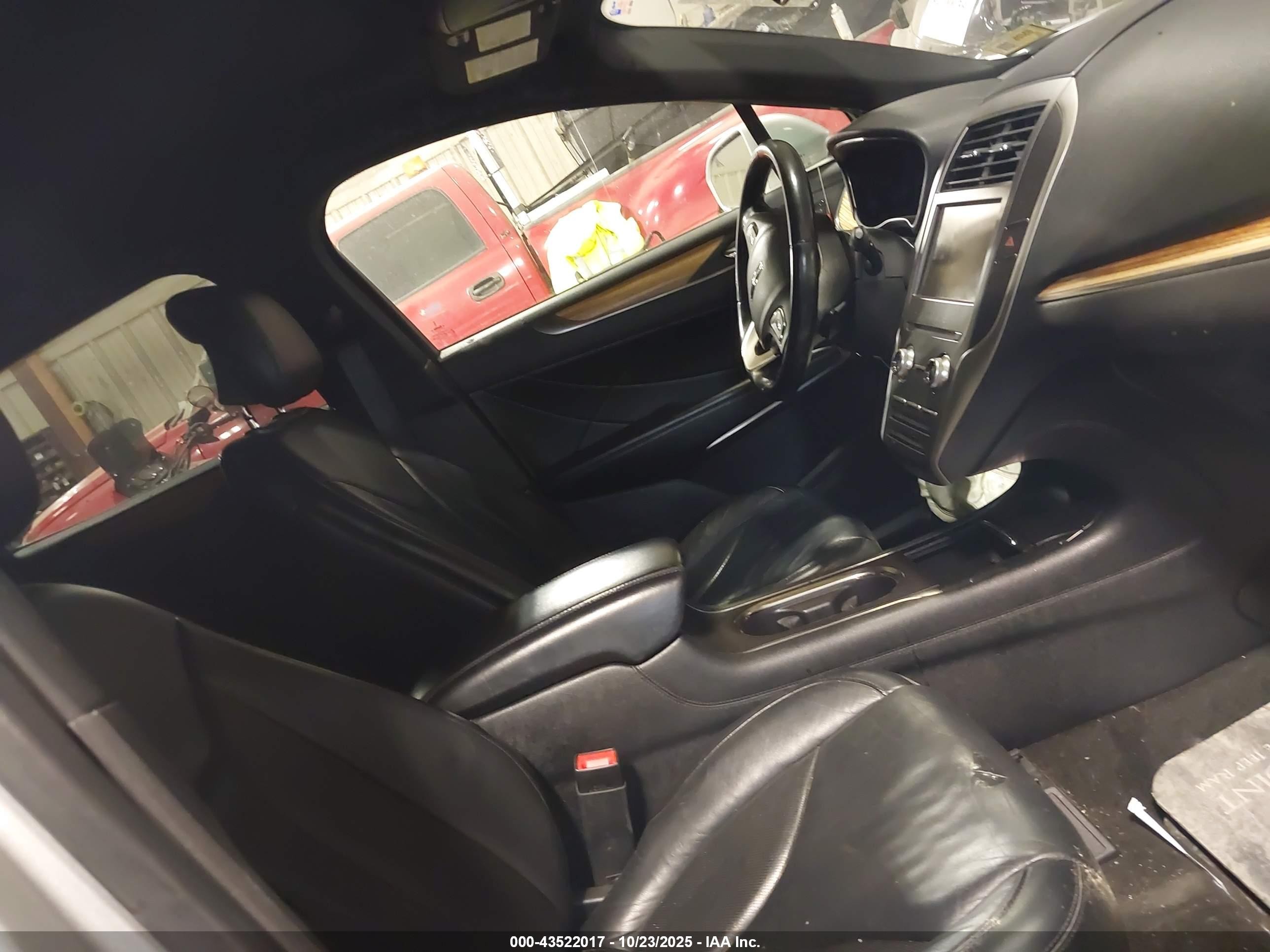 2015 Lincoln Mkc   Silver vin: 5LMTJ2AH7FUJ14047