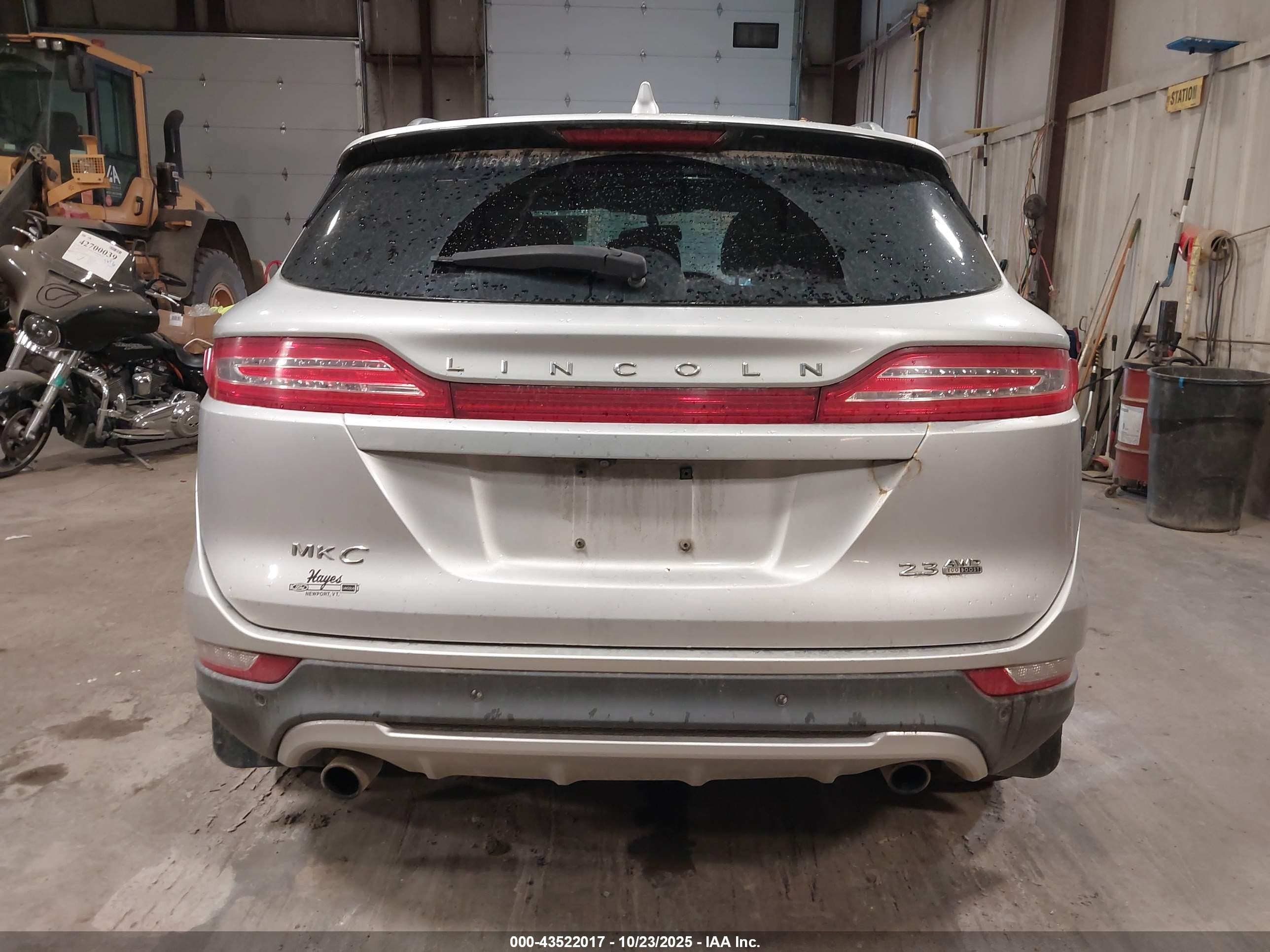 2015 Lincoln Mkc   Silver vin: 5LMTJ2AH7FUJ14047
