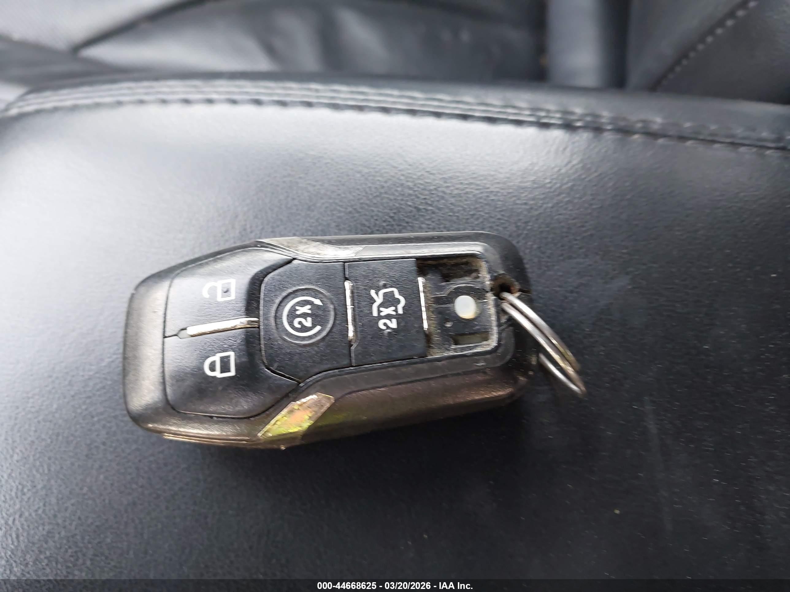 2015 Lincoln Mkc   Белый vin: 5LMTJ2AH7FUJ15263