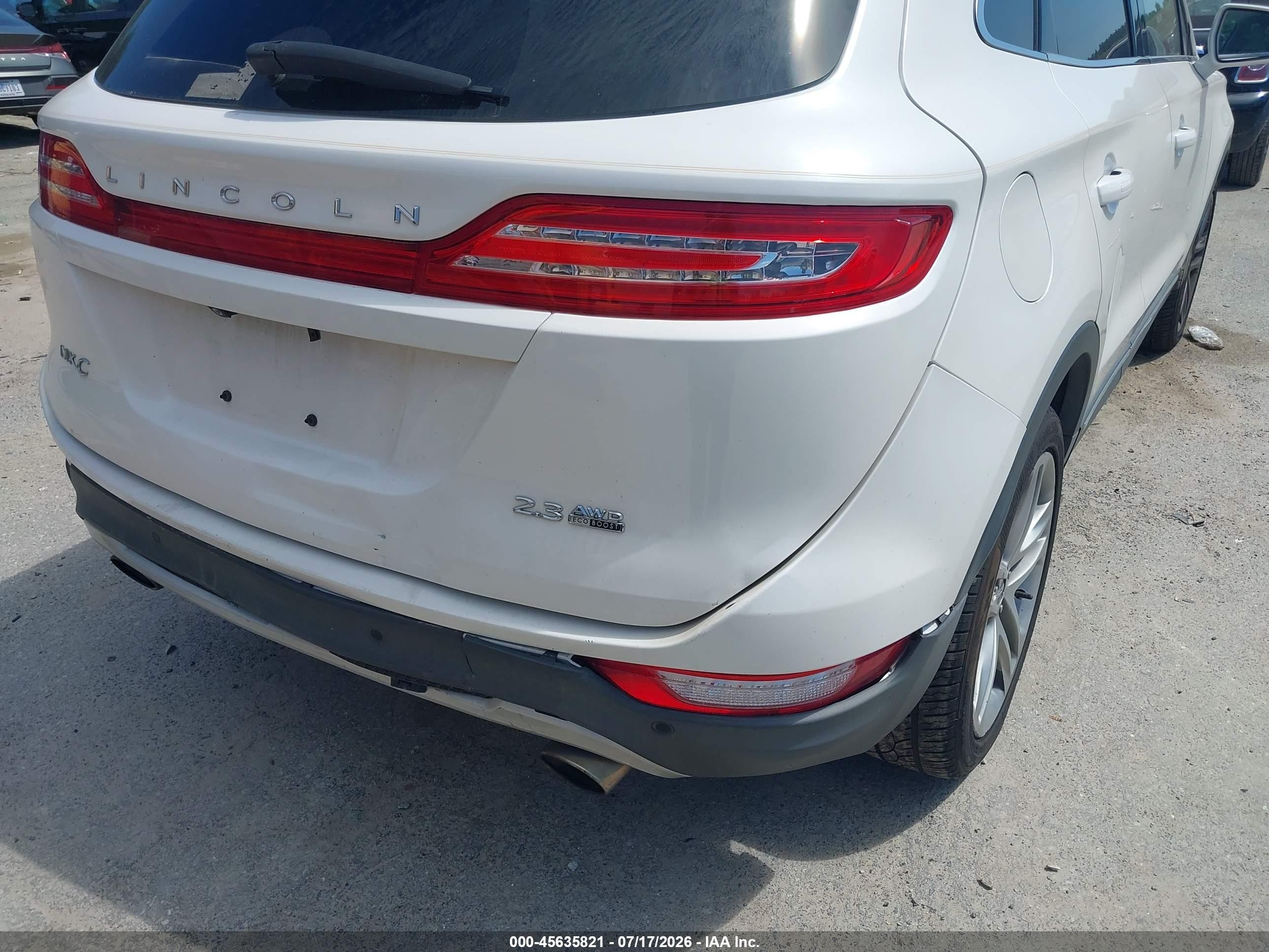 2015 Lincoln Mkc   White vin: 5LMTJ2AH7FUJ27865
