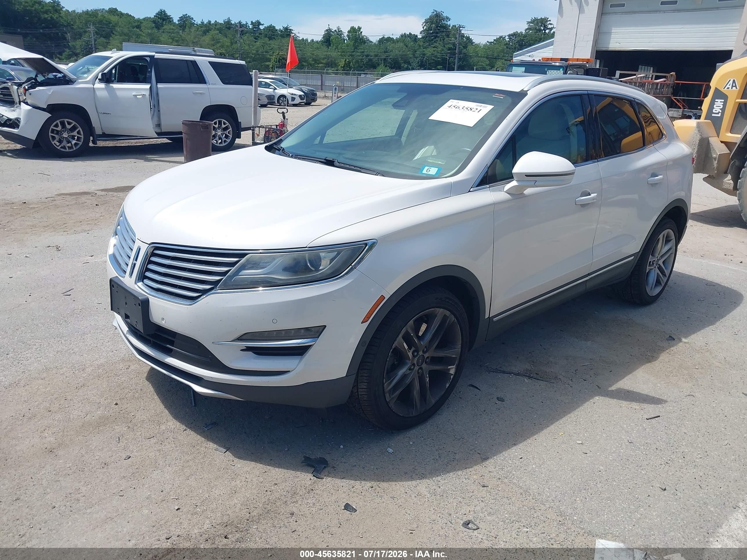 2015 Lincoln Mkc   White vin: 5LMTJ2AH7FUJ27865