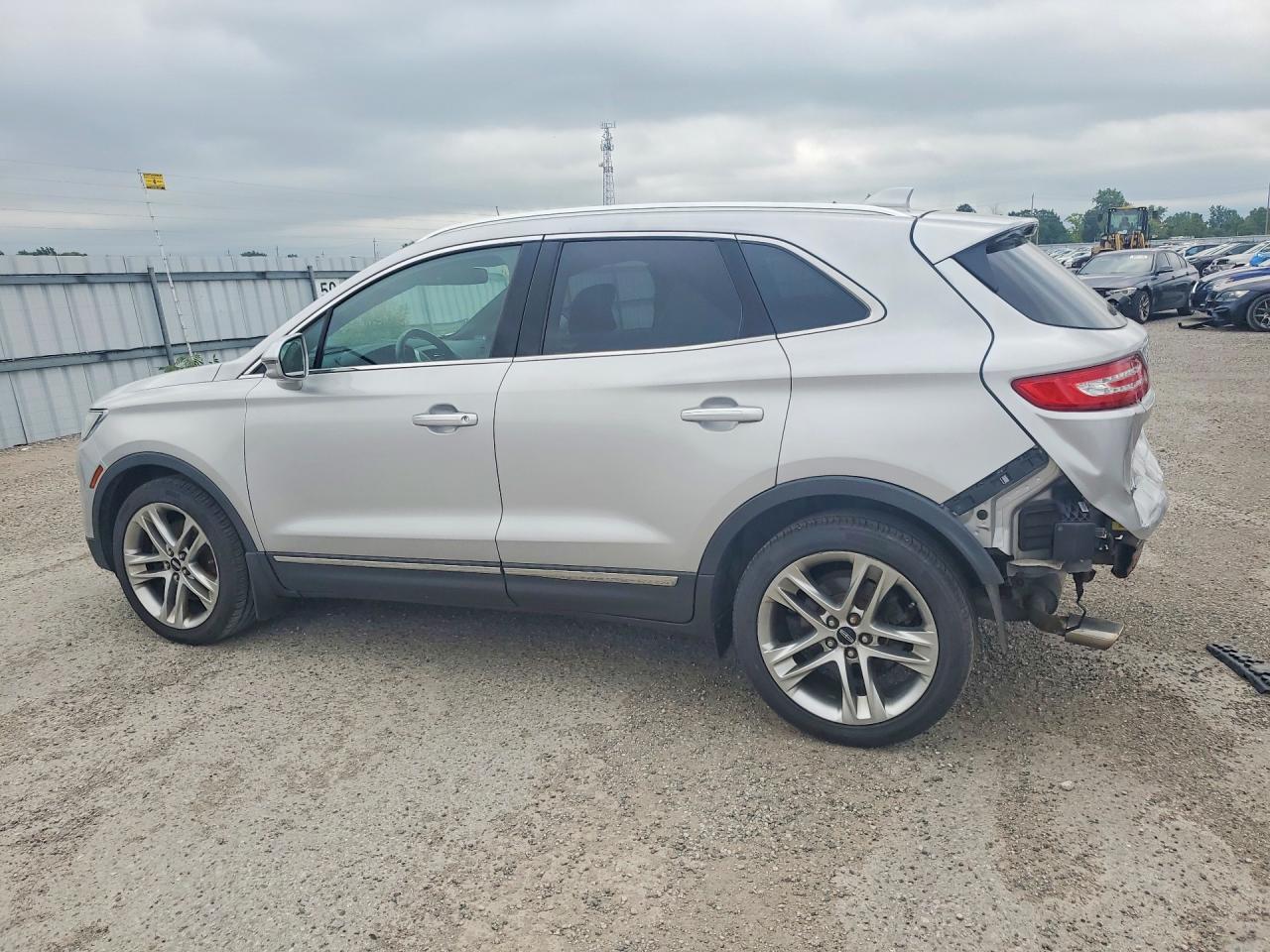 2015 Lincoln Mkc Silver vin: 5LMTJ2AH7FUJ38221
