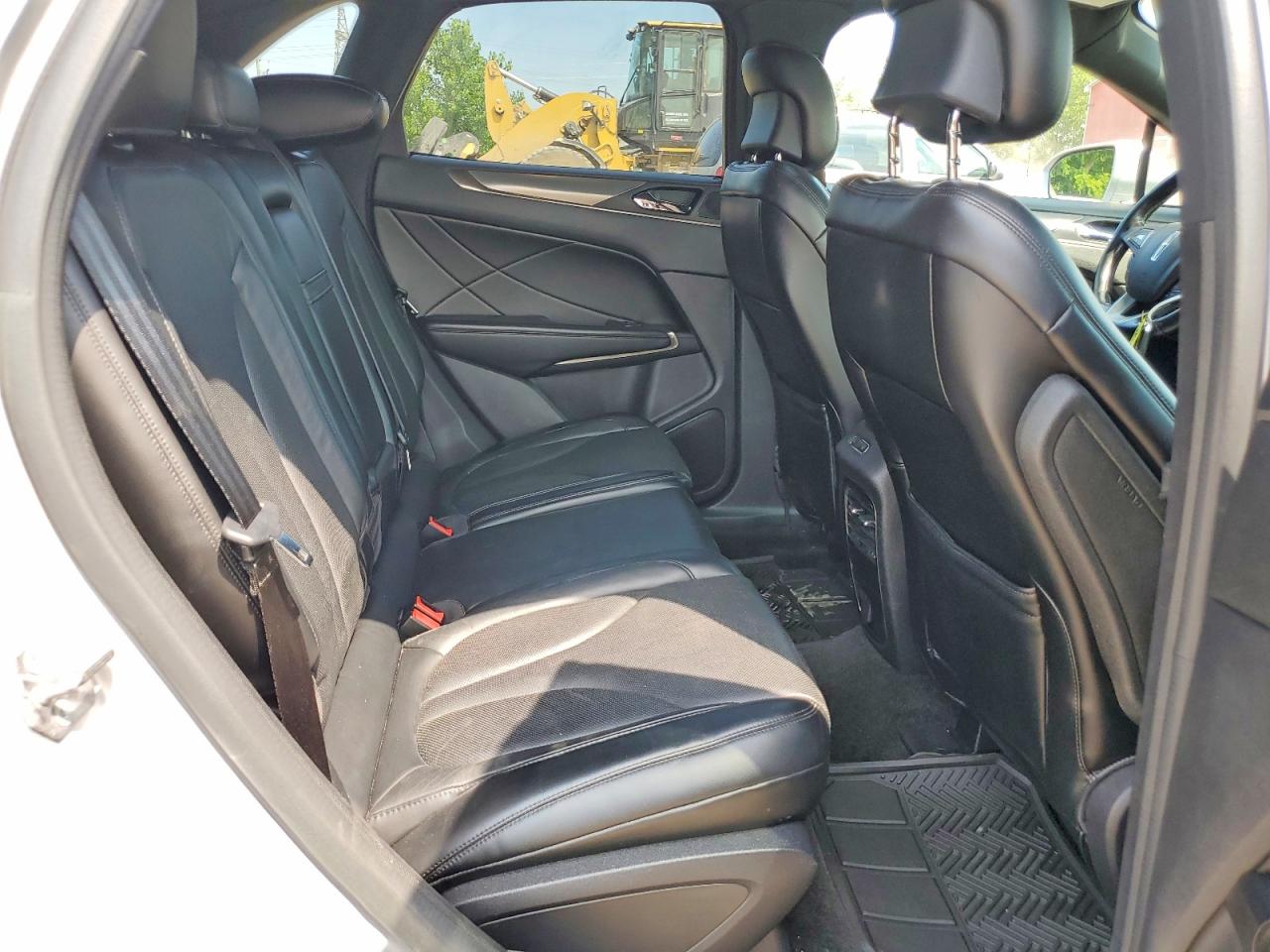2015 Lincoln Mkc Silver vin: 5LMTJ2AH7FUJ38221
