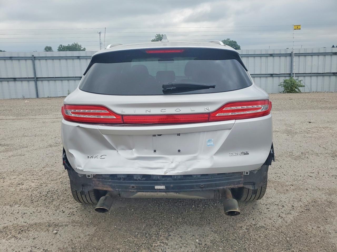 2015 Lincoln Mkc Silver vin: 5LMTJ2AH7FUJ38221