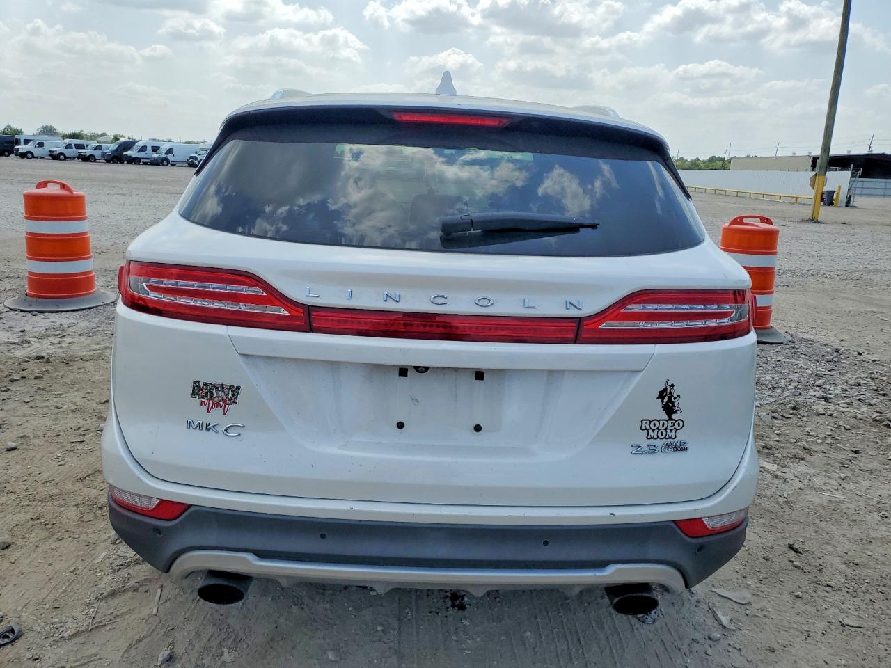 2015 Lincoln Mkc White vin: 5LMTJ2AH8FUJ03848