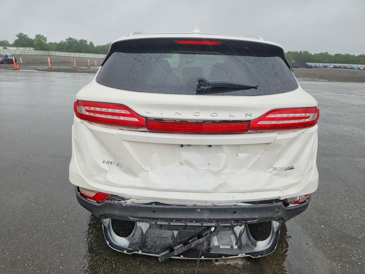 2015 Lincoln Mkc White vin: 5LMTJ2AH8FUJ10878